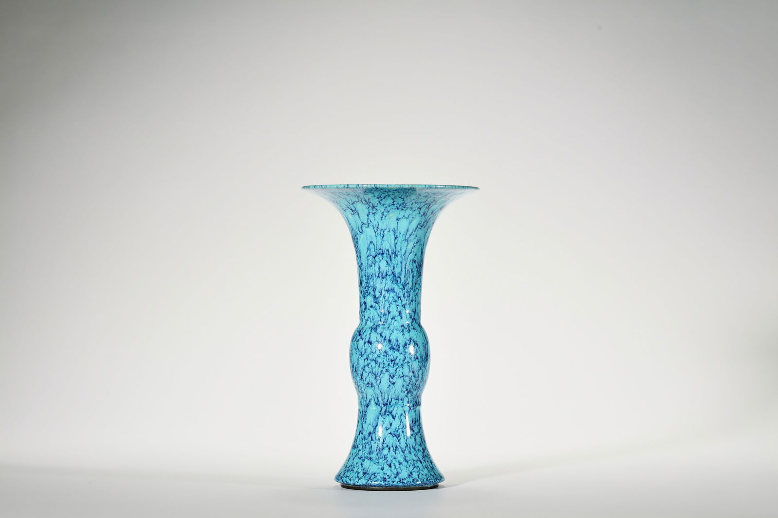 LUJUN GLAZE BEAKER VASE: Lujun glaze beaker vase.Dimensions: Height: 20.5 cm, Width: 12.3 cm.
