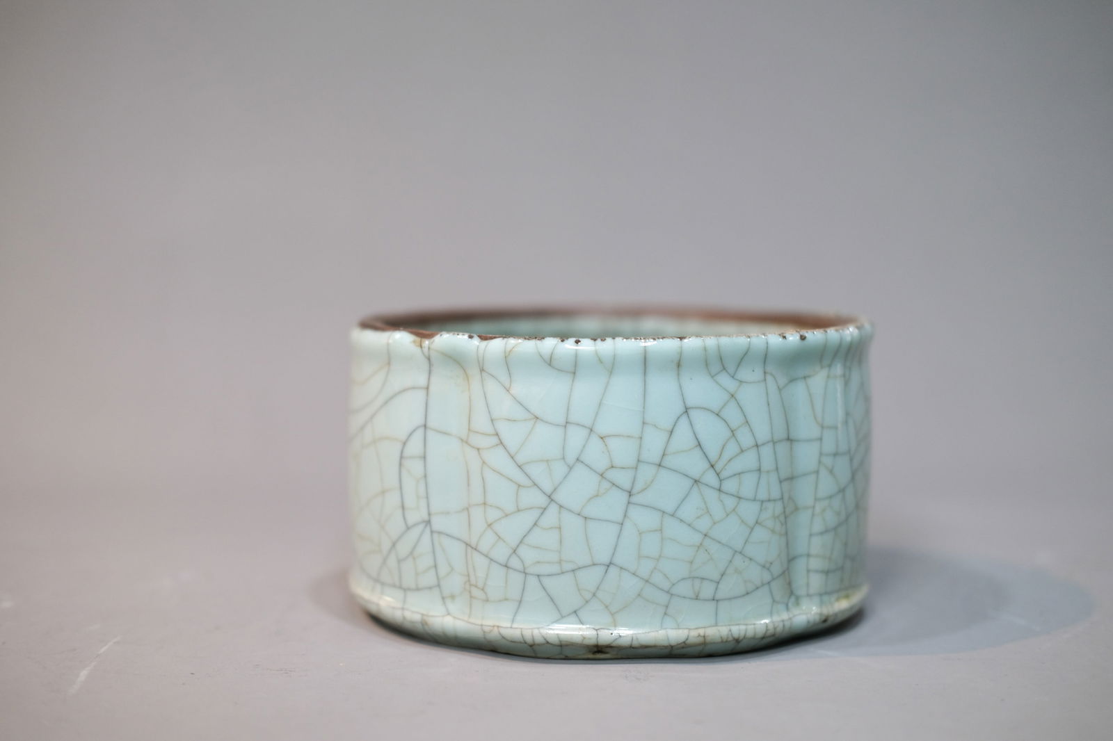 GUAN TYPE WASHER: Guan type washer.Dimensions: Height: 9.3 cm, Mouth Diameter: 17 cm.