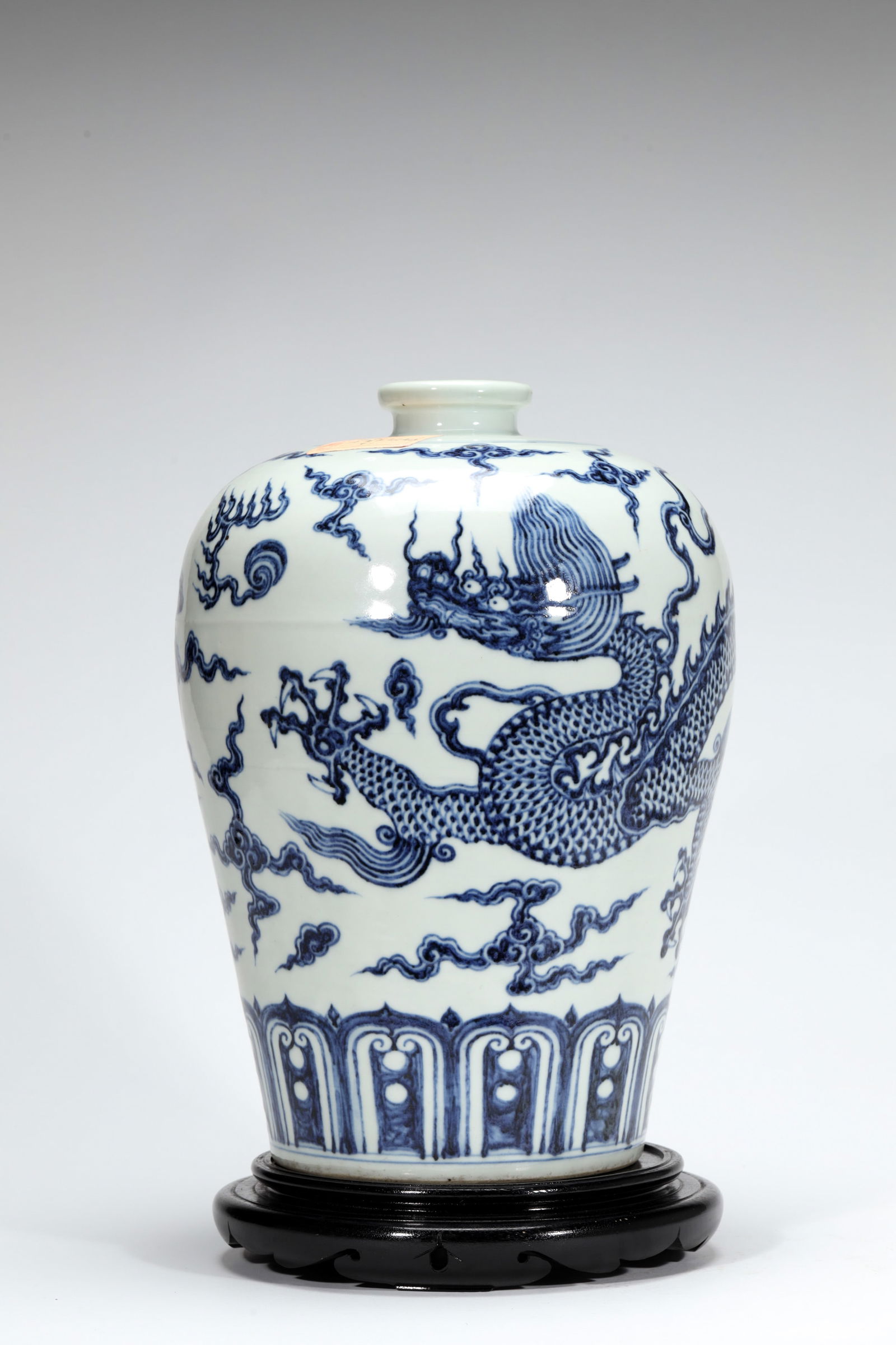 BLUE AND WHITE DRAGON MEIPING (1 of 4)