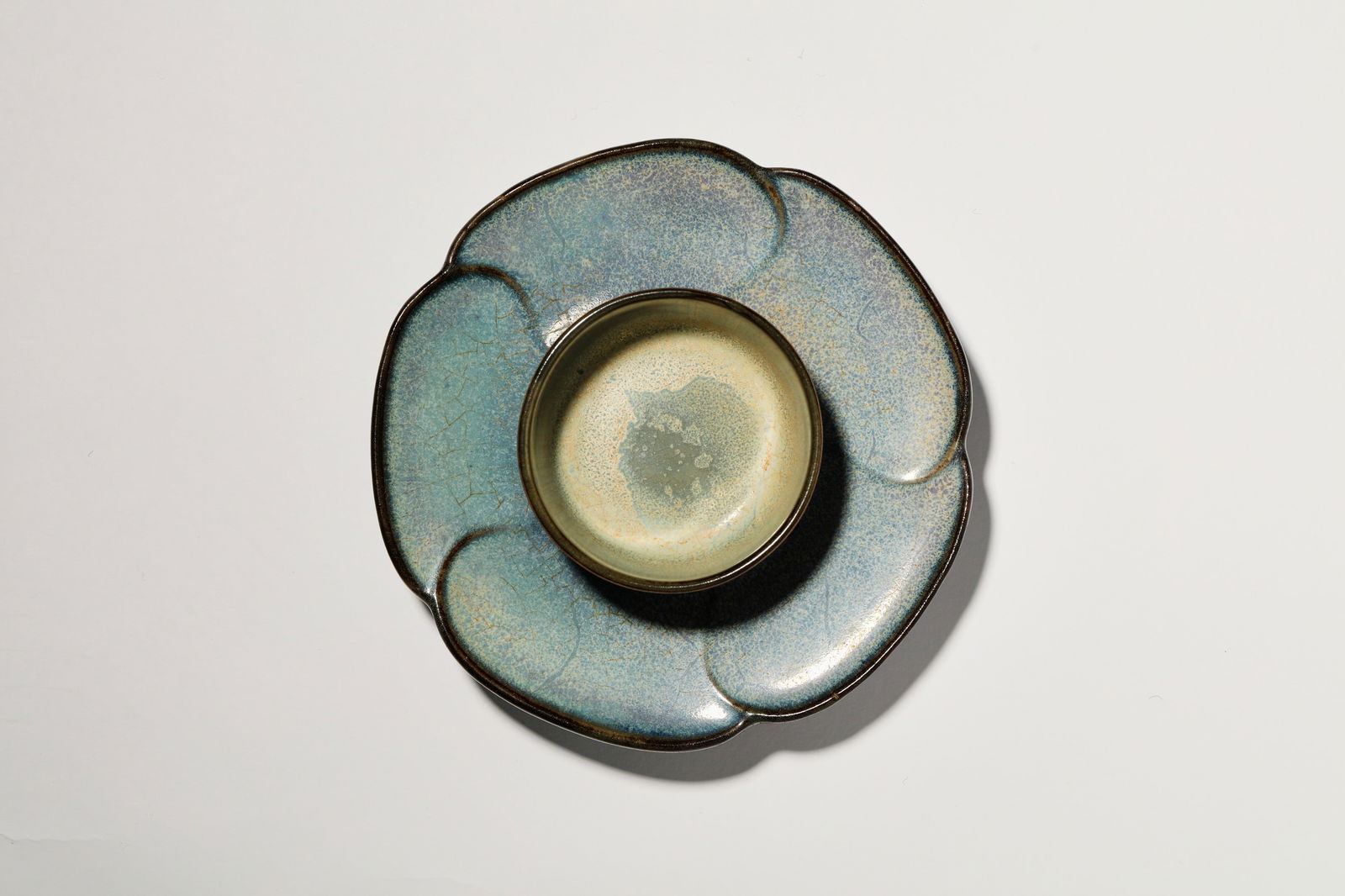 JUN WARE BARBED-RIM CUP STAND - 4