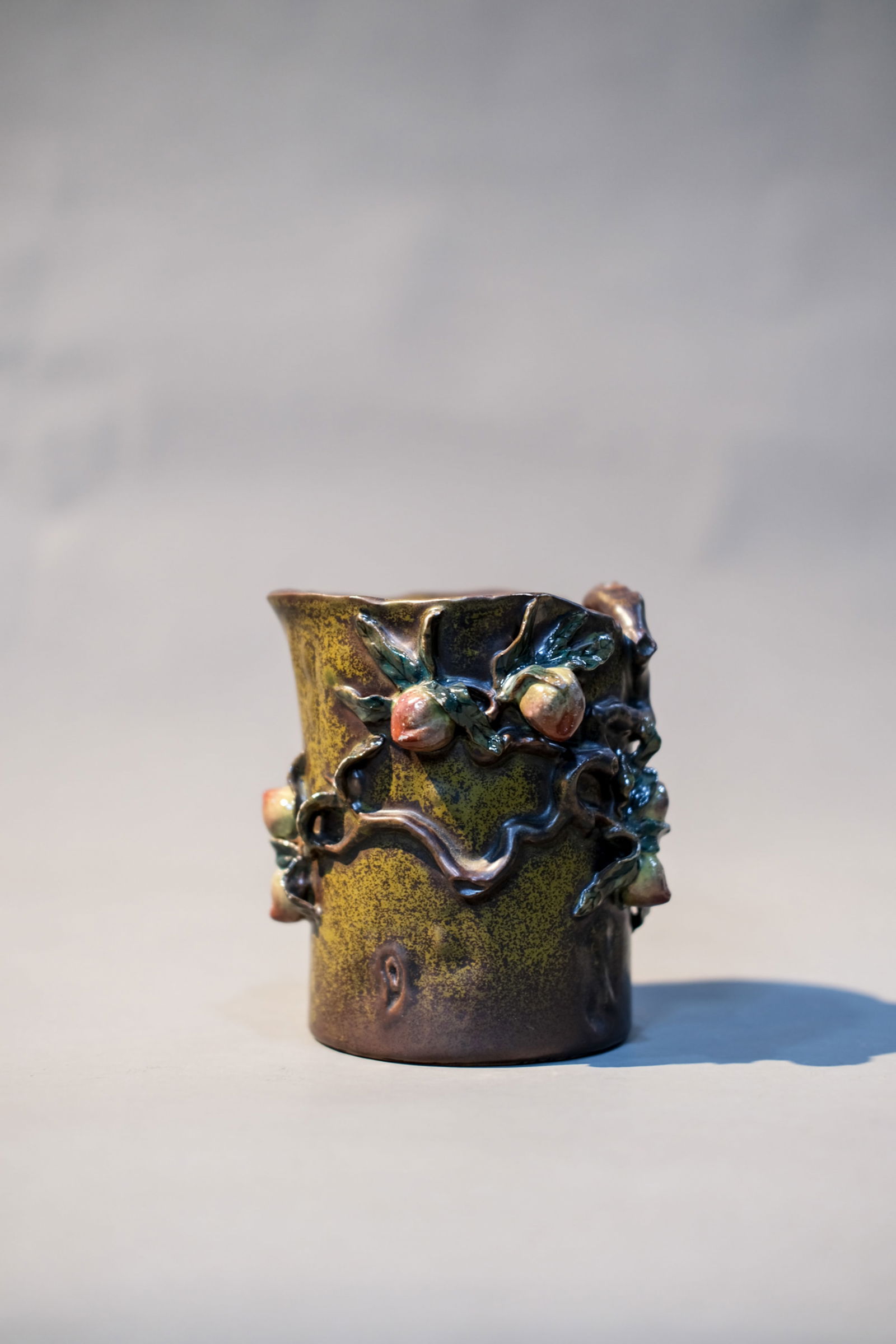 BIONIC PORCELAIN PEACH LONGEVITY BRUSH POT: Bionic porcelain peach longevity brush pot. Dimensions: Height: 14 cm.