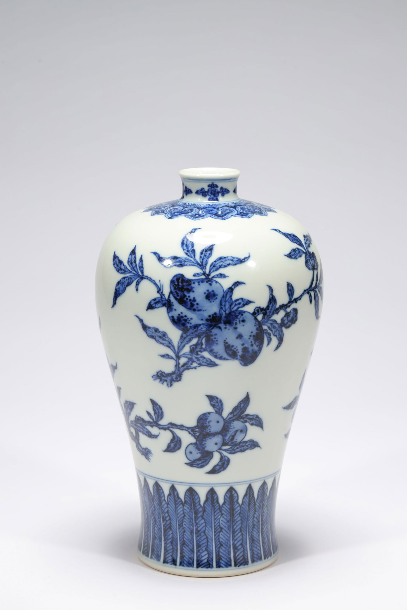 BLUE AND WHITE SANDUO MEIPING: Blue and white Sanduo meiping. Dimensions: Diameter: 14.3 cm, Height: 25.6 cm.