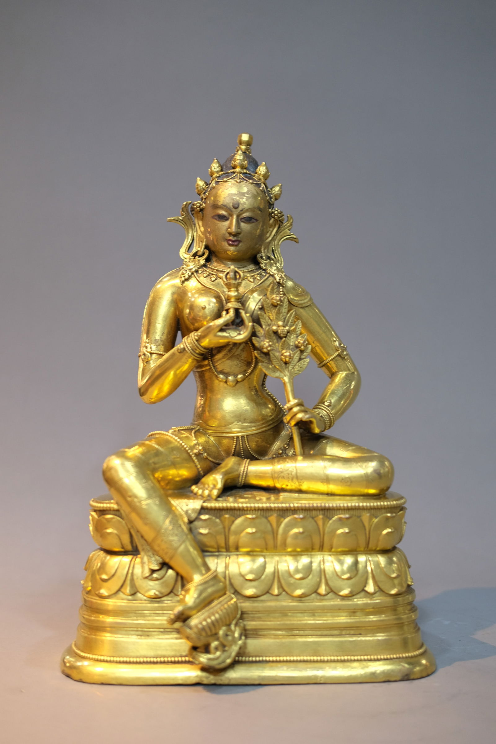 GILT BRONZE STATUE OF VAJRAVALOKITESVARA (1 of 6)