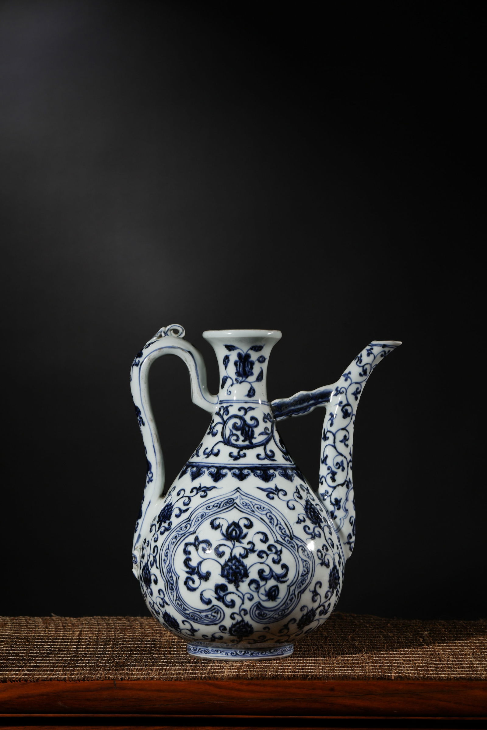 BLUE AND WHITE FLOWER EWER (1 of 7)