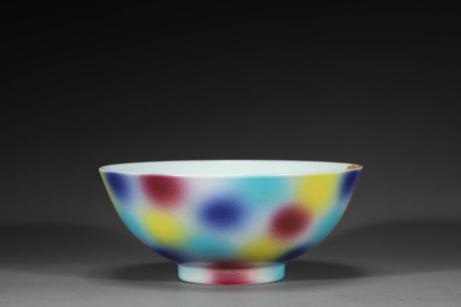 COLOR SPLASHED BOWL: Color splashed bowl.Dimensions: Height: 6 cm, Diameter: 14 cm.