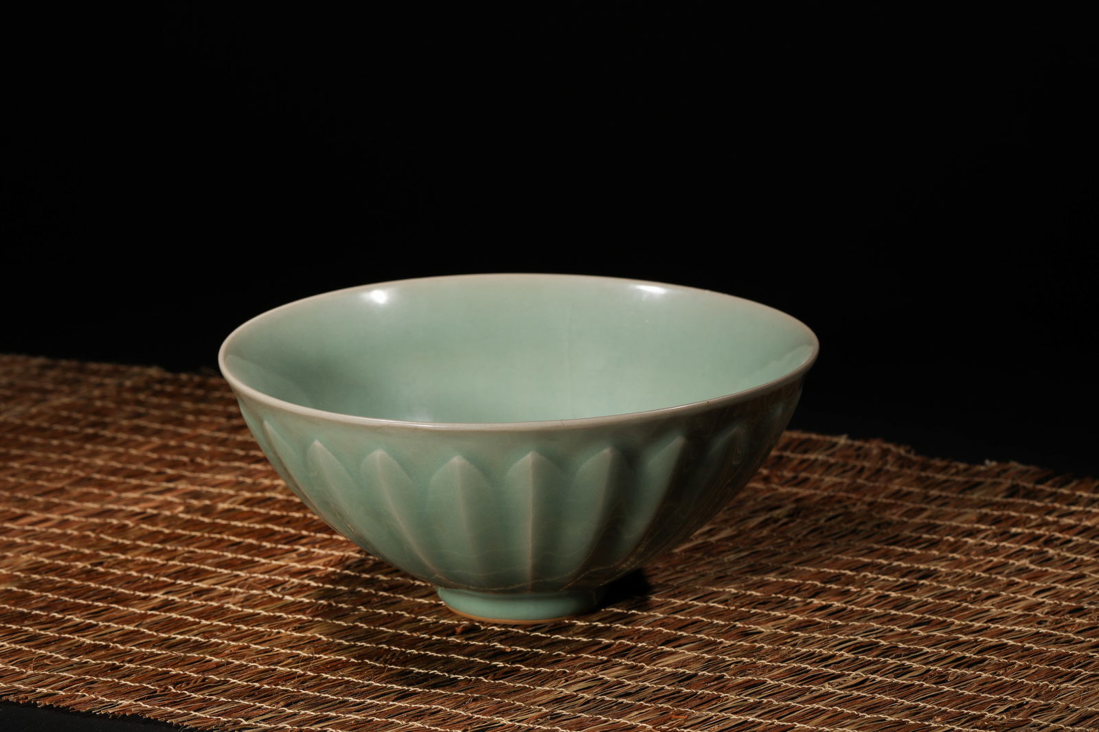CELADON GLAZE LOTUS-PETAL BOWL (1 of 4)