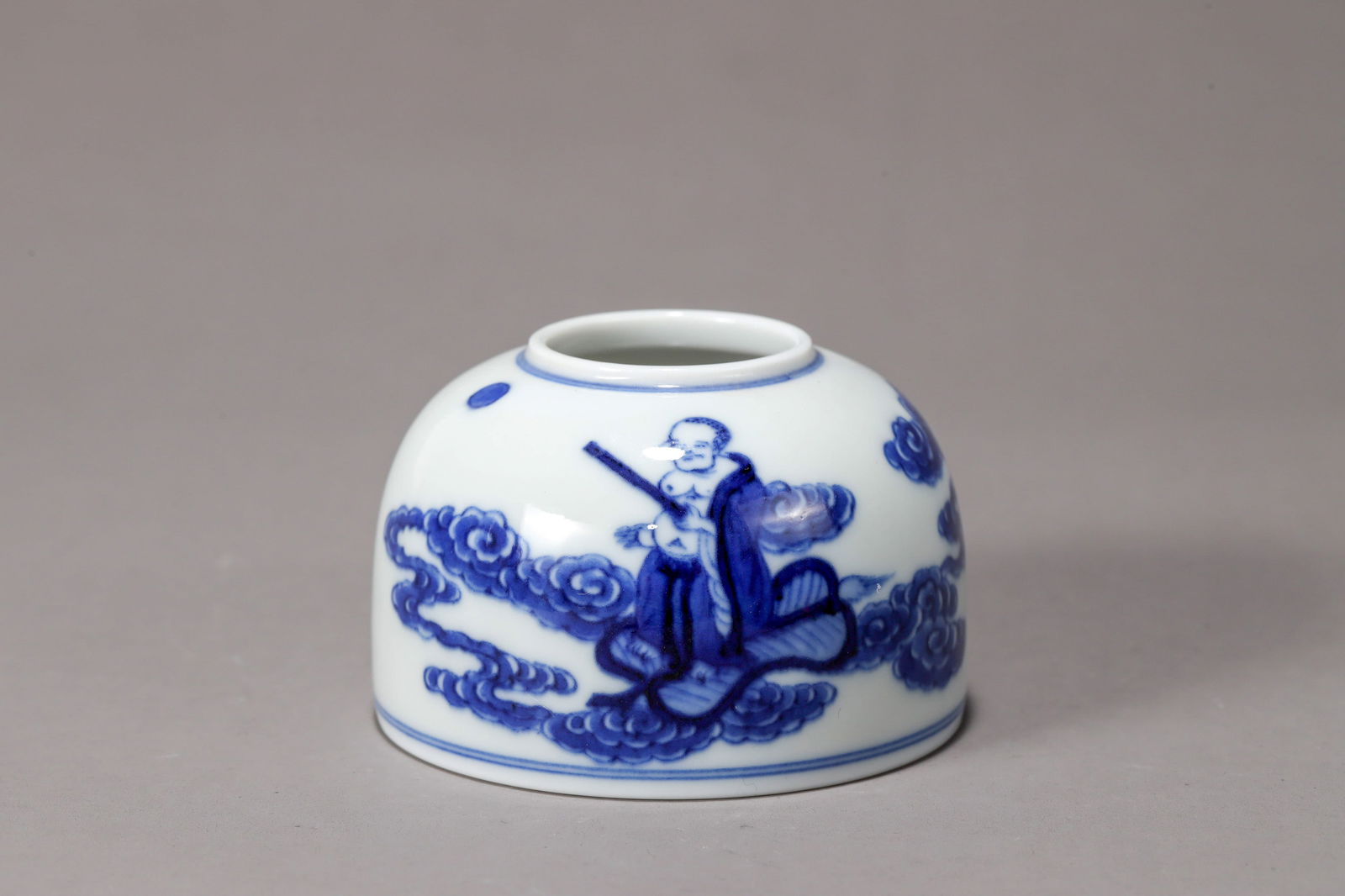 BLUE AND WHITE IMMORTAL WATER COUPE: Blue and white immortal water coupe. Dimensions: Height: 5.4 cm.