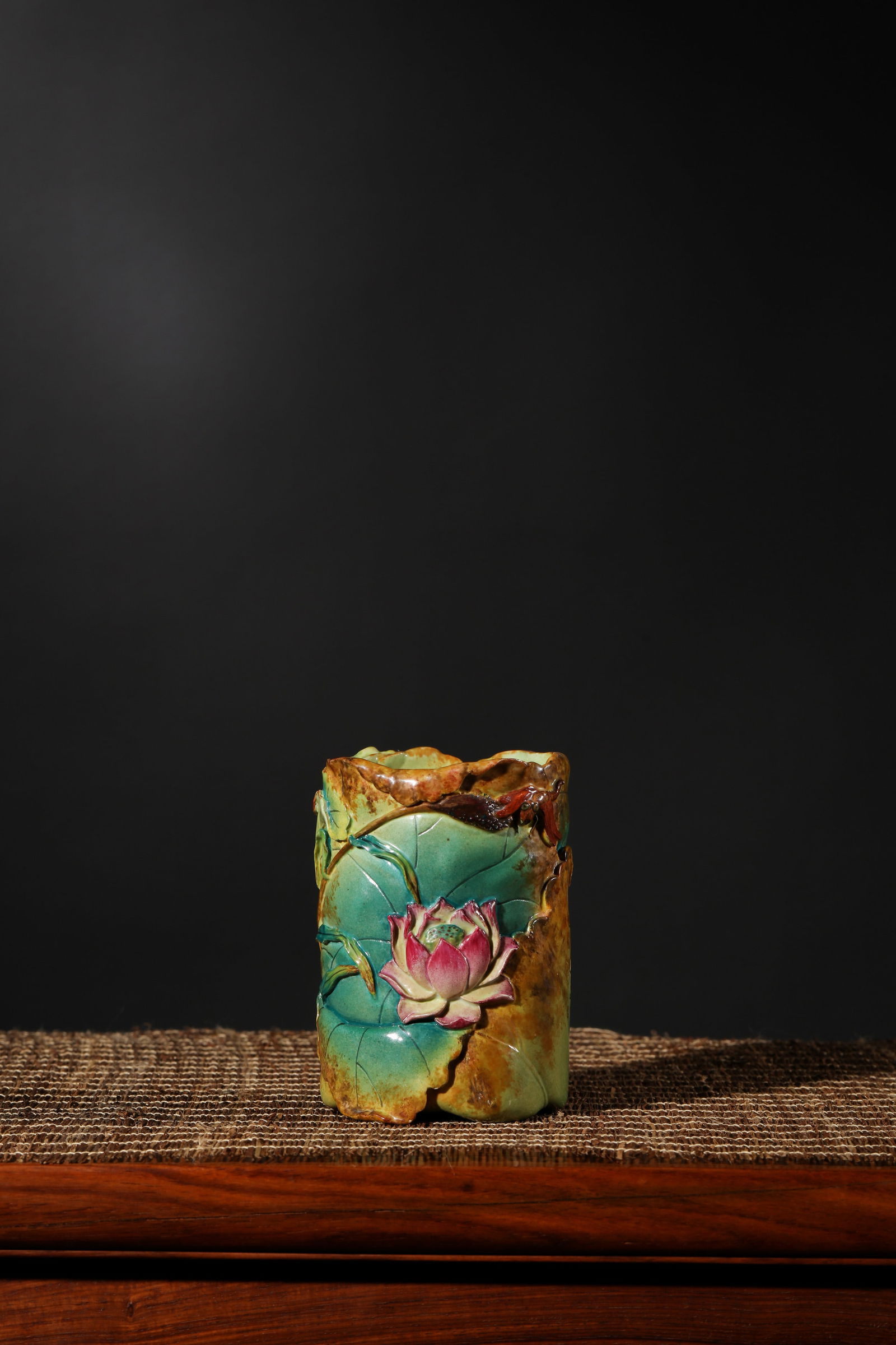BIONIC PORCELAIN LOTUS-FORM BRUSH POT: Bionic porcelain lotus-form brush pot. Dimensions: Height: 12.5 cm, Width: 8.5 cm.