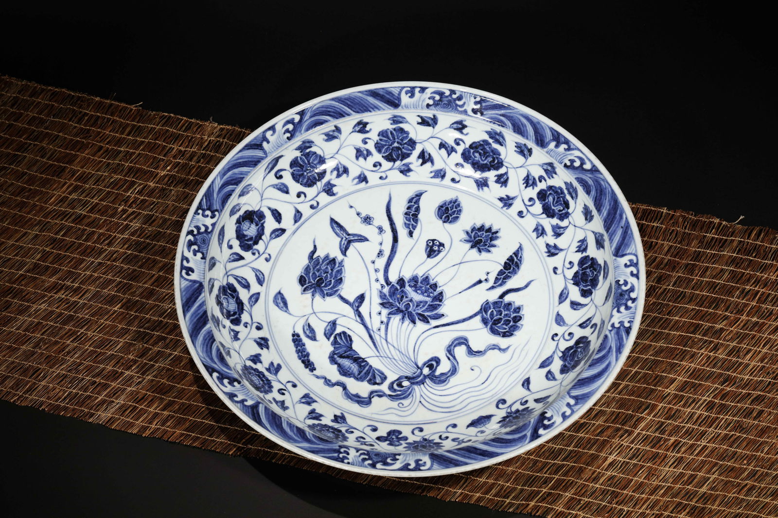 BLUE AND WHITE LOTUS BOUQUET PLATE: Blue and white lotus bouquet plate. Dimensions: Height: 7.3 cm, Diameter: 44.7 cm.