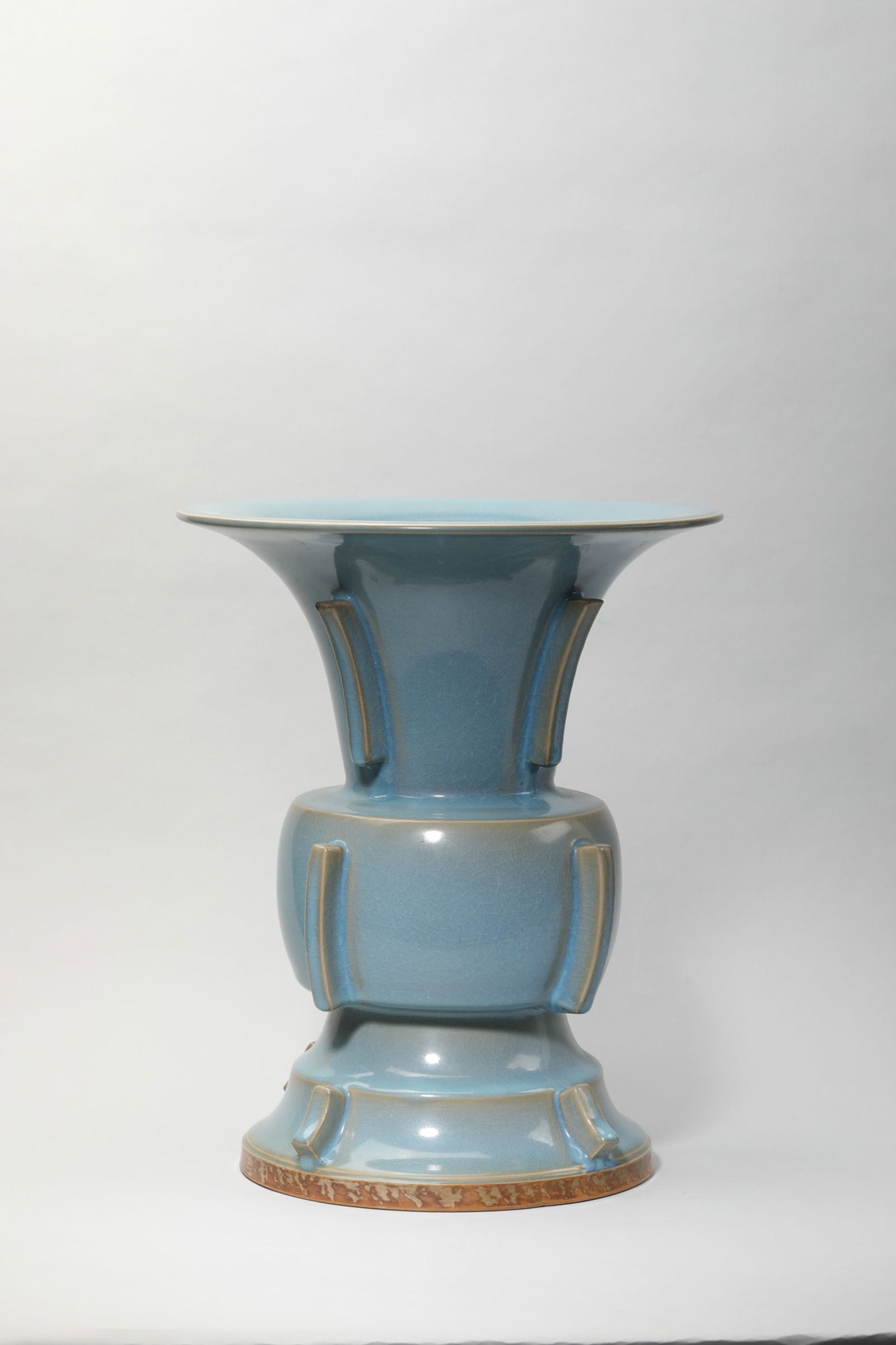 LARGE JUNYAO BEAKER VASE: Large junyao beaker vase. Dimensions: Height: 33 cm, Diameter: 26.8 cm.