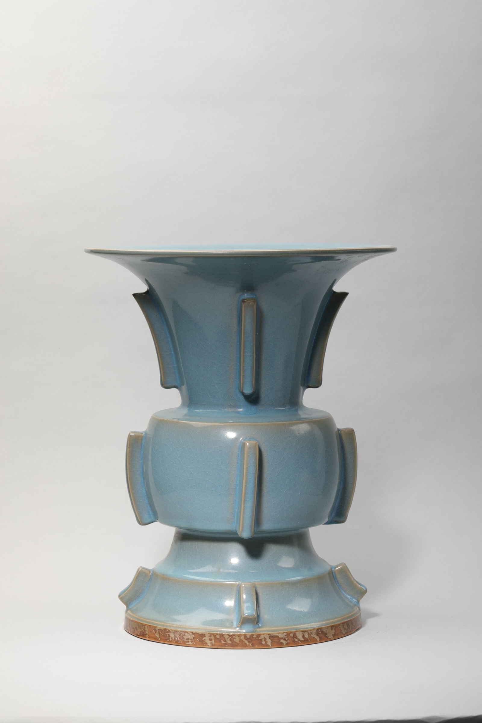 LARGE JUNYAO BEAKER VASE - 3