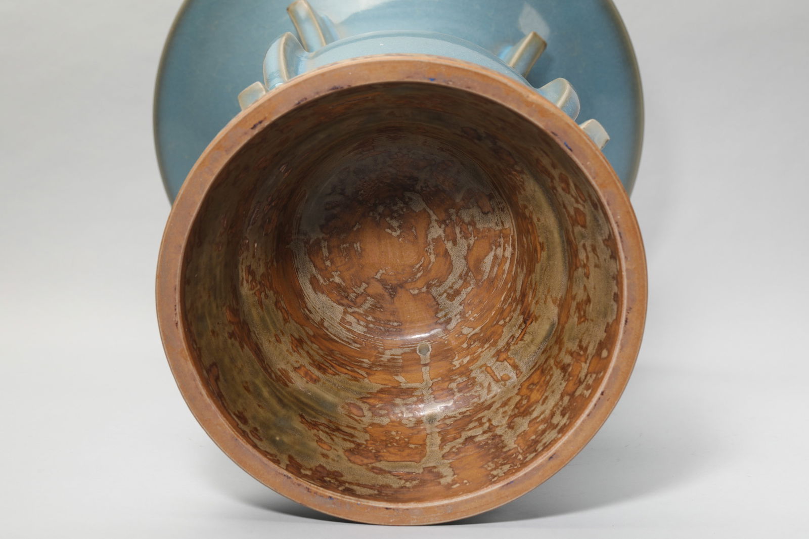 LARGE JUNYAO BEAKER VASE - 5