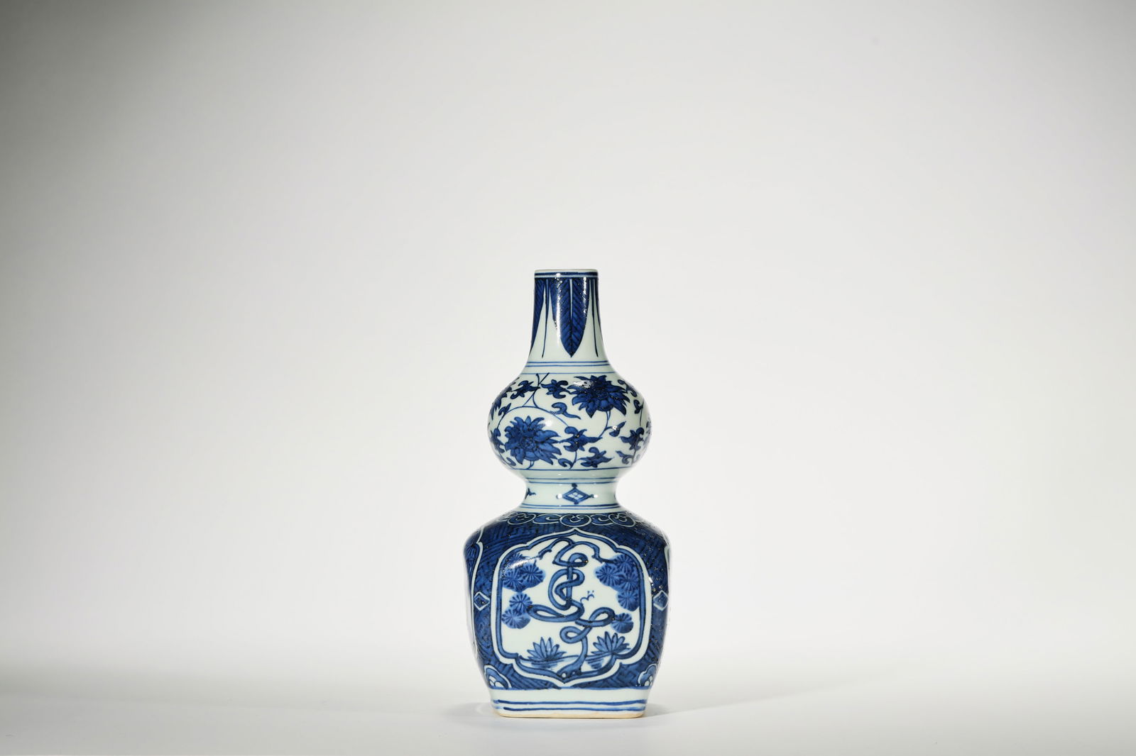 BLUE AND WHITE LONGEVITY DOUBLE-GOURD-SHAPE VASE (1 of 6)