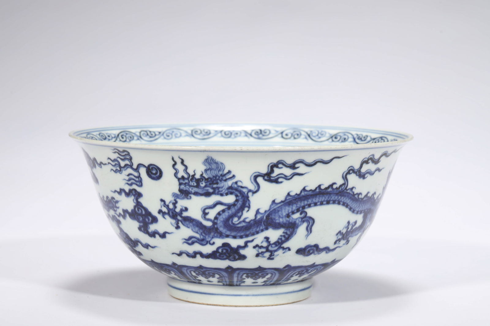 BLUE AND WHITE DRAGON BOWL (1 of 5)