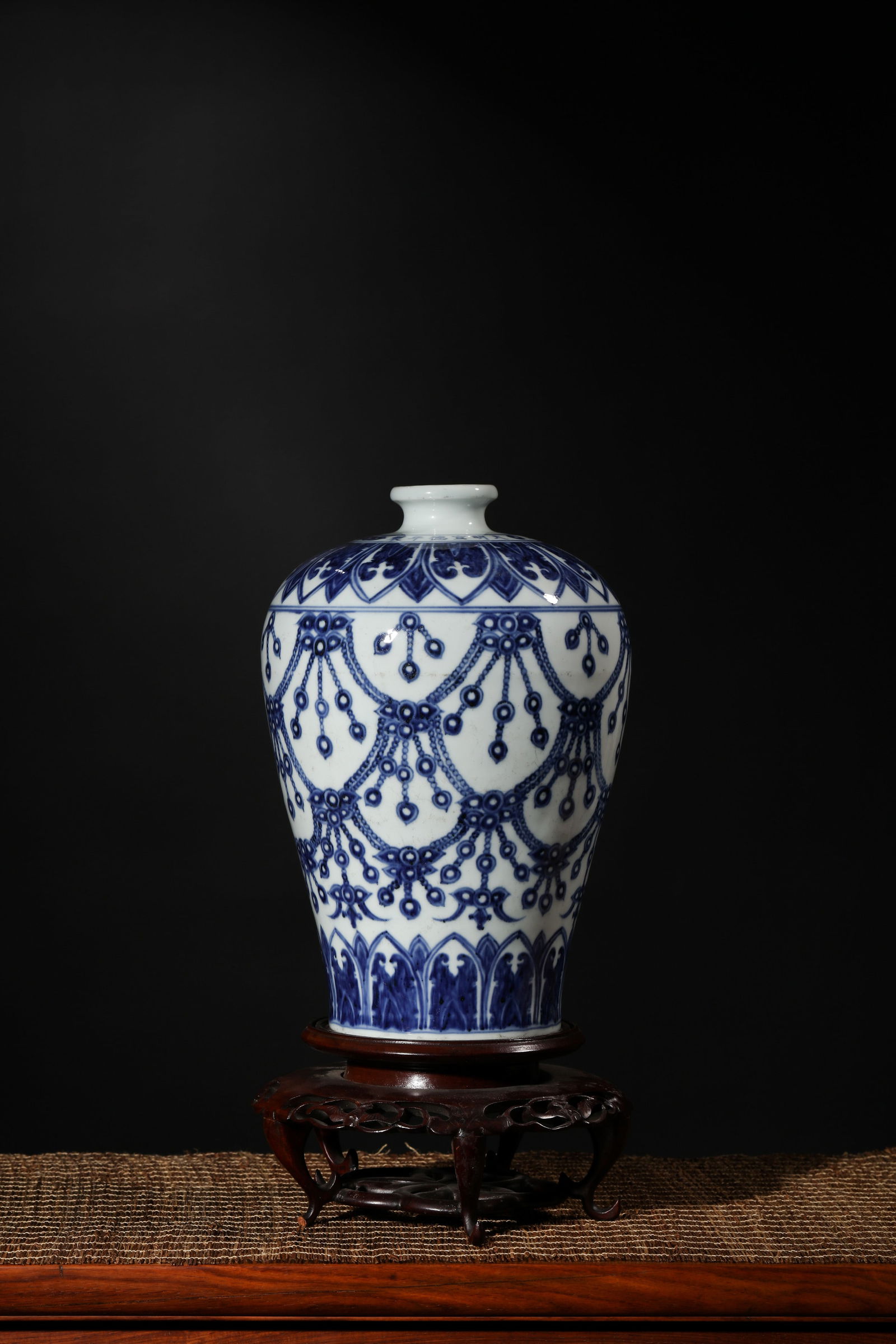 BLUE AND WHITE PEARL-PETAL MEIPING: Blue and white pearl-petal meiping. Dimensions: Height: 30.5 cm, Width: 20 cm.