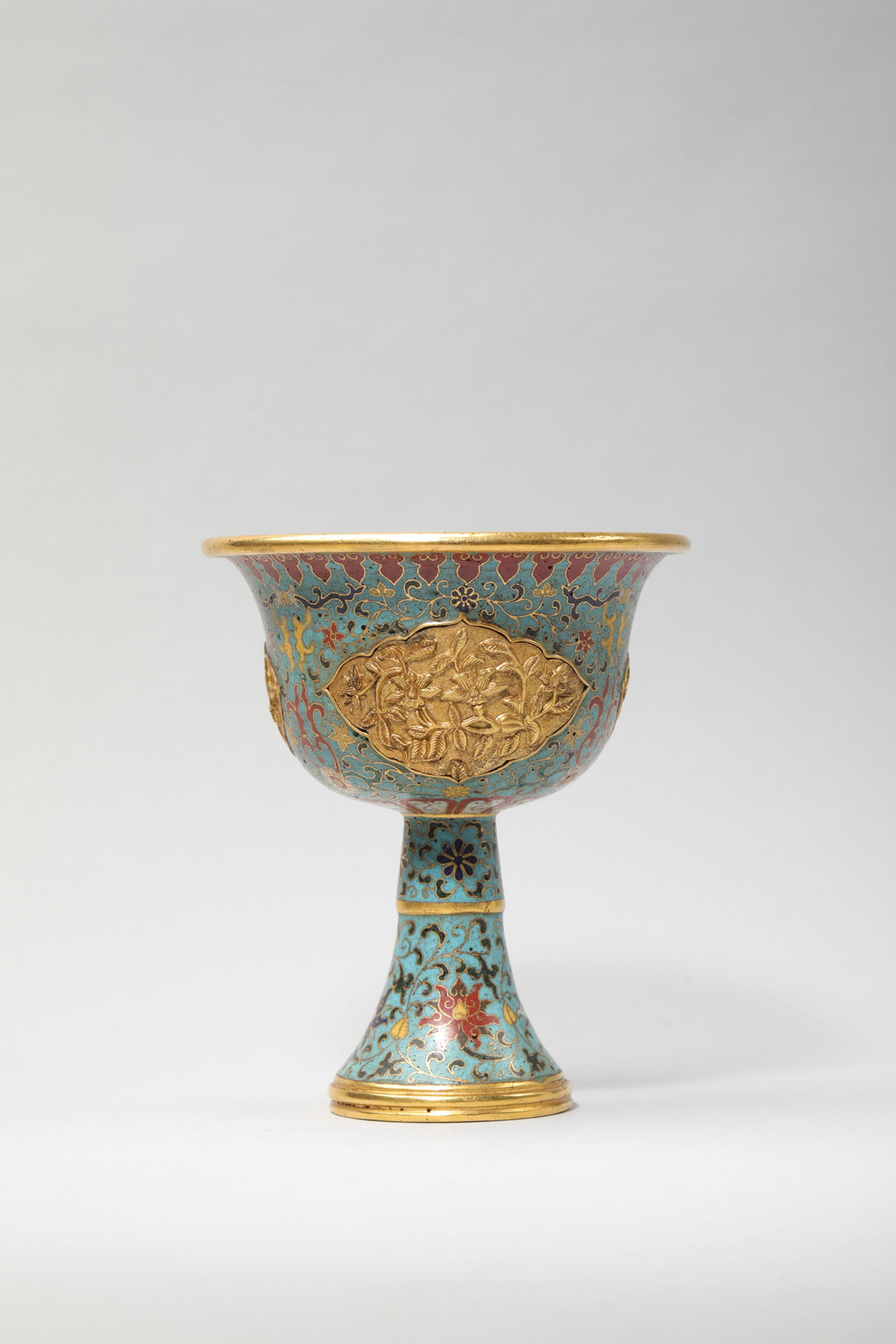 CLOISONNE ENAMEL INTERLOCKING LOTUS STEM CUP: Cloisonne enamel interlocking lotus stem cup.Dimensions: Height: 11.7 cm.