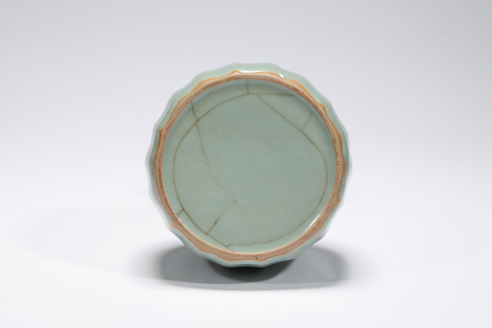 LAVENDER-GLAZED BARBED-SHAPE VASE - 5