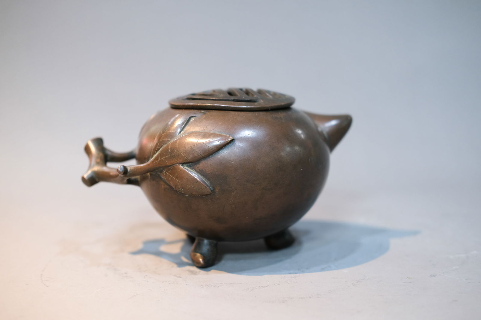 BRONZE PEACH-SHAPE INCENSE BURNER (1 of 5)