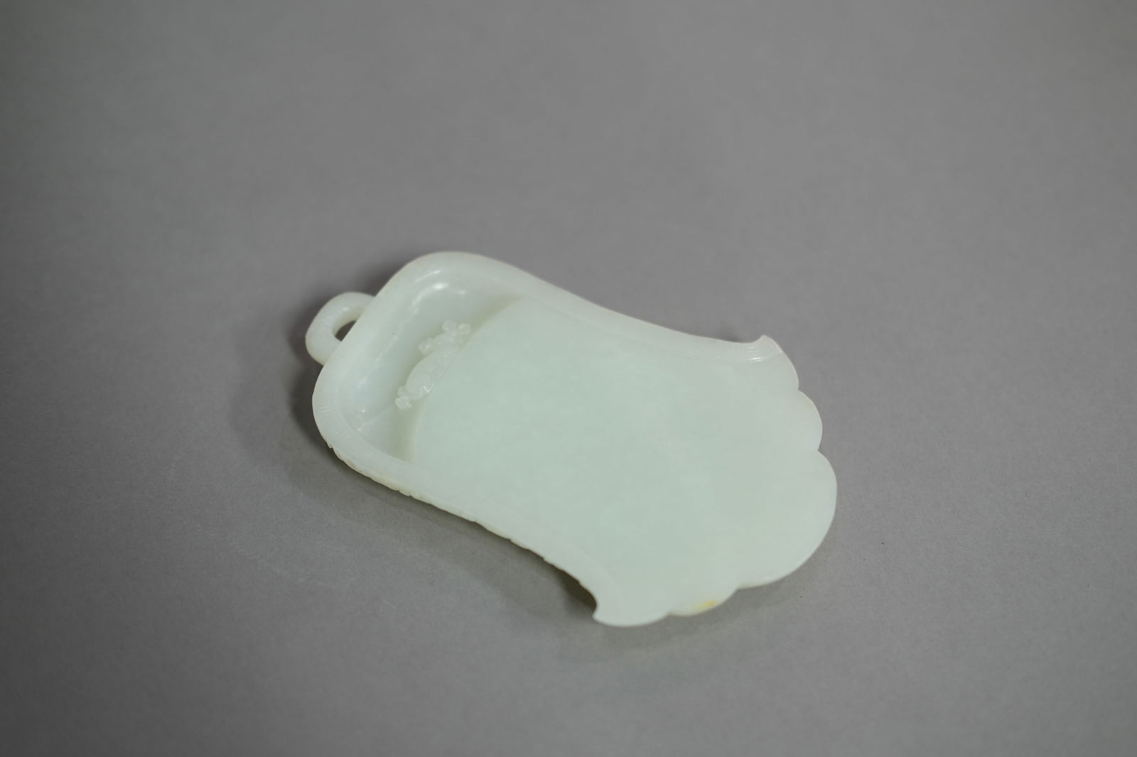 WHITE JADE BELL-SHAPE BRUSH DIP - 2