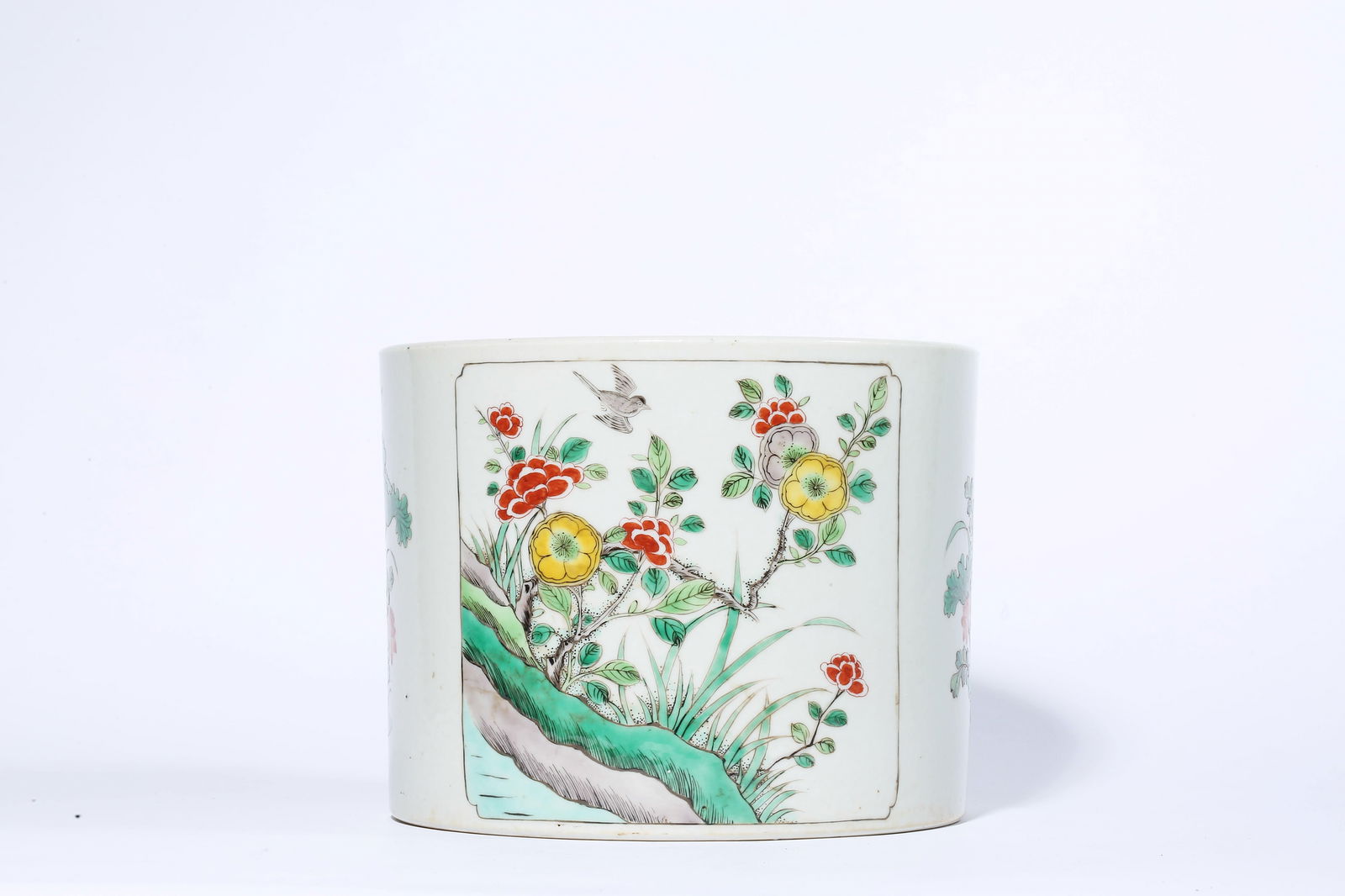 FAMILLE ROSE FLOWER BRUSH POT (1 of 6)