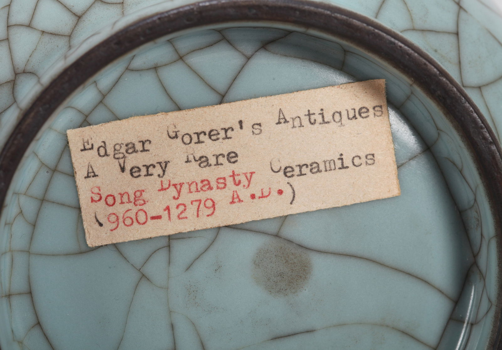 A GUAN-TYPE VASE - 9