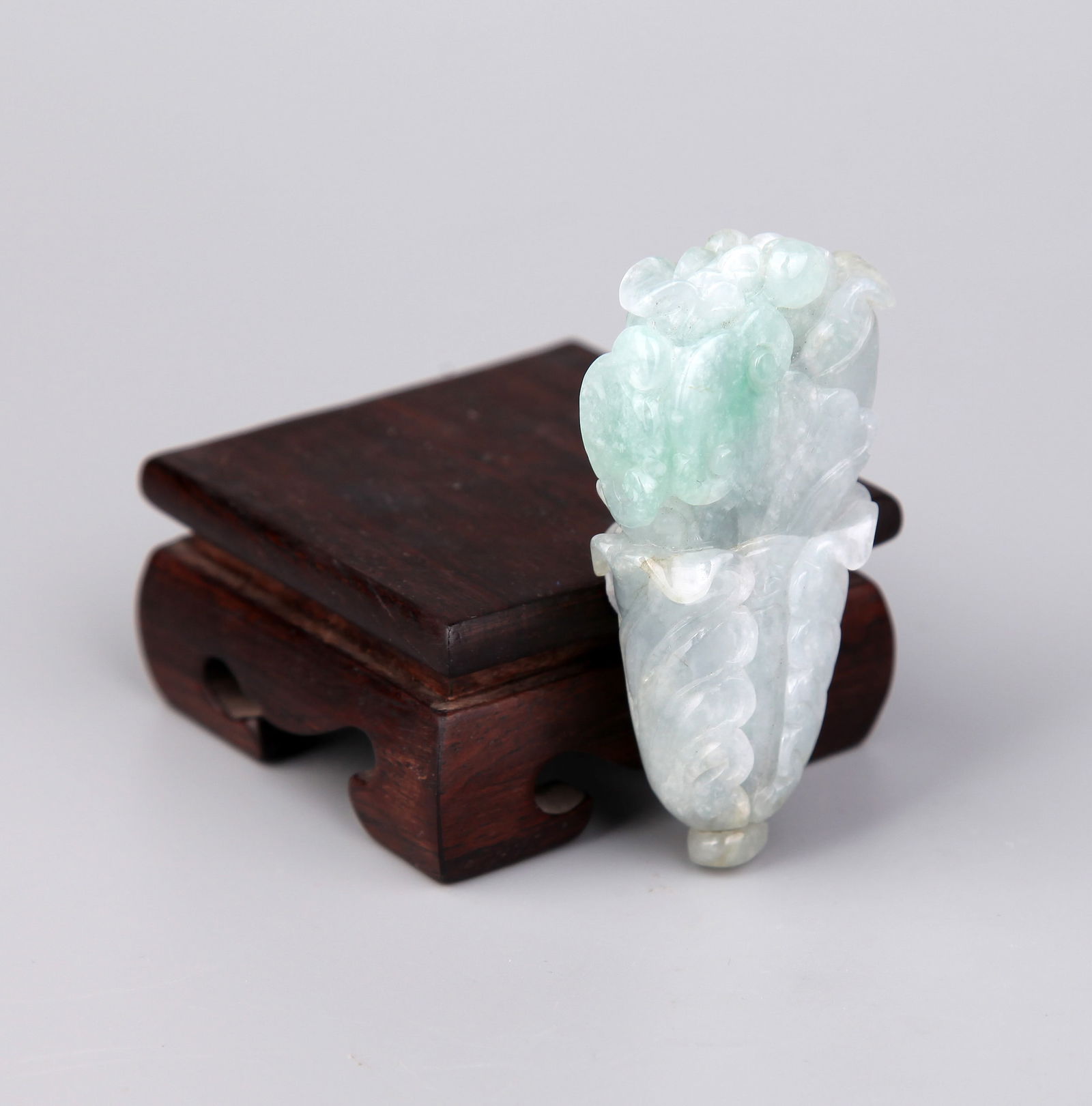 A JADEITE PENDANT - 3