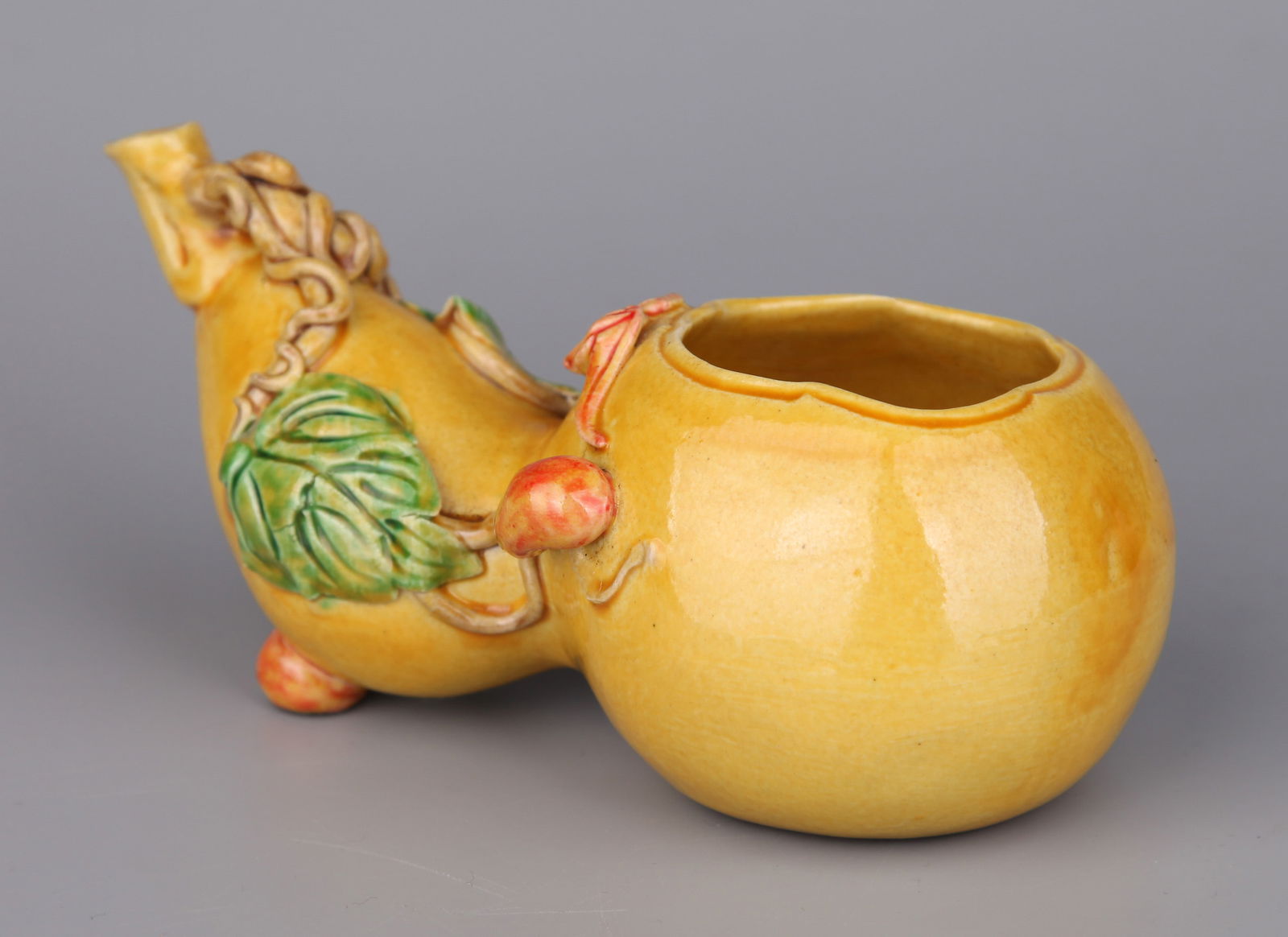 A YELLOW-GLAZED DROPPER - 3