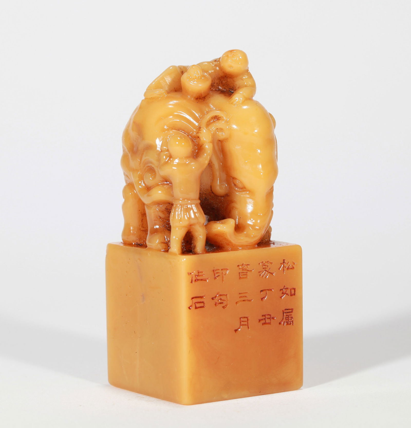 A TIANHUANG STONE SEAL: A Tianhuang stone seal with elephant knob. 8.5 x 3.5 x 3.5 cm, Weight 187.7 g.