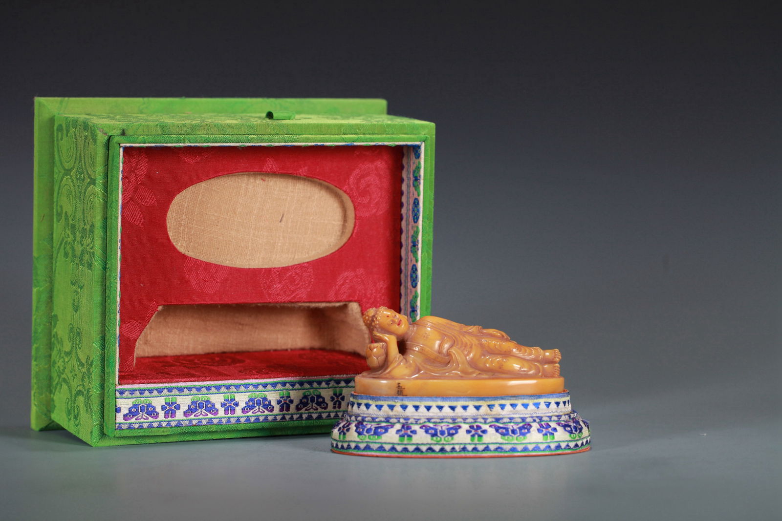 A SHOUSHAN STONE CARVING OF BUDDHA (1 of 9)