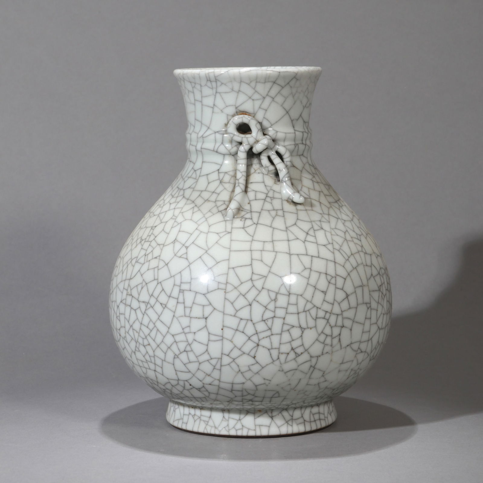 A GE-TYPE VASE (1 of 6)