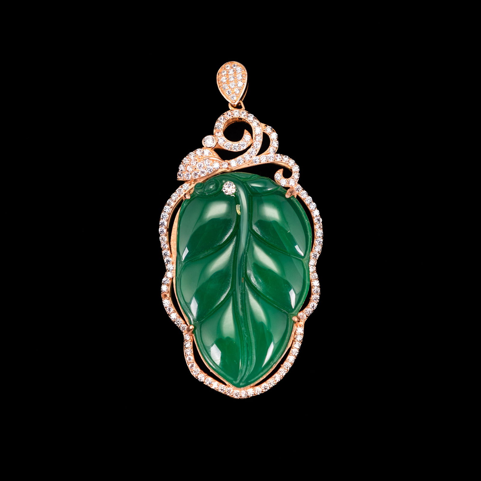 A JADE PENDANT - 3
