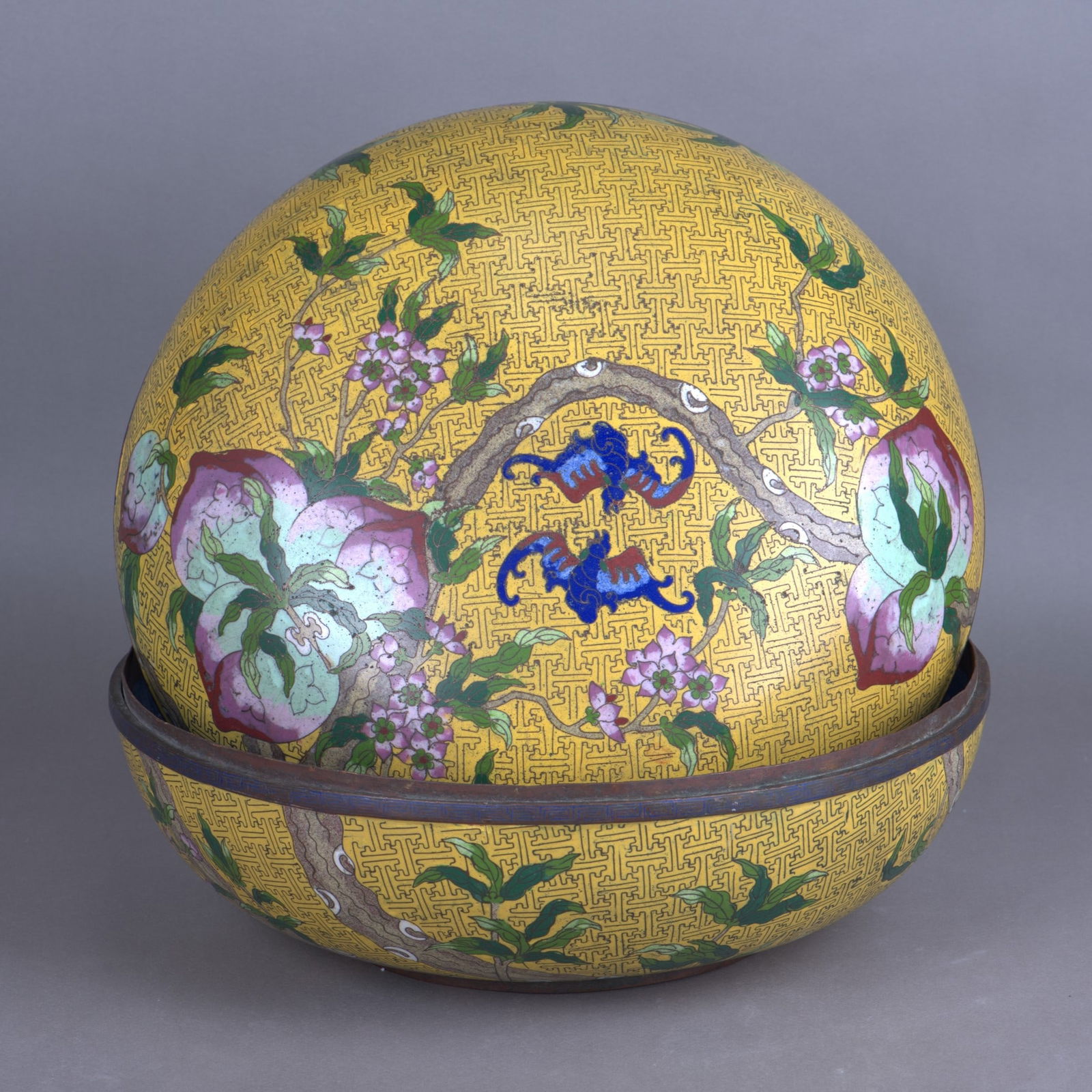 A CHINESE CLOISONNE 'PEACH' BOX AND COVER (1 of 5)
