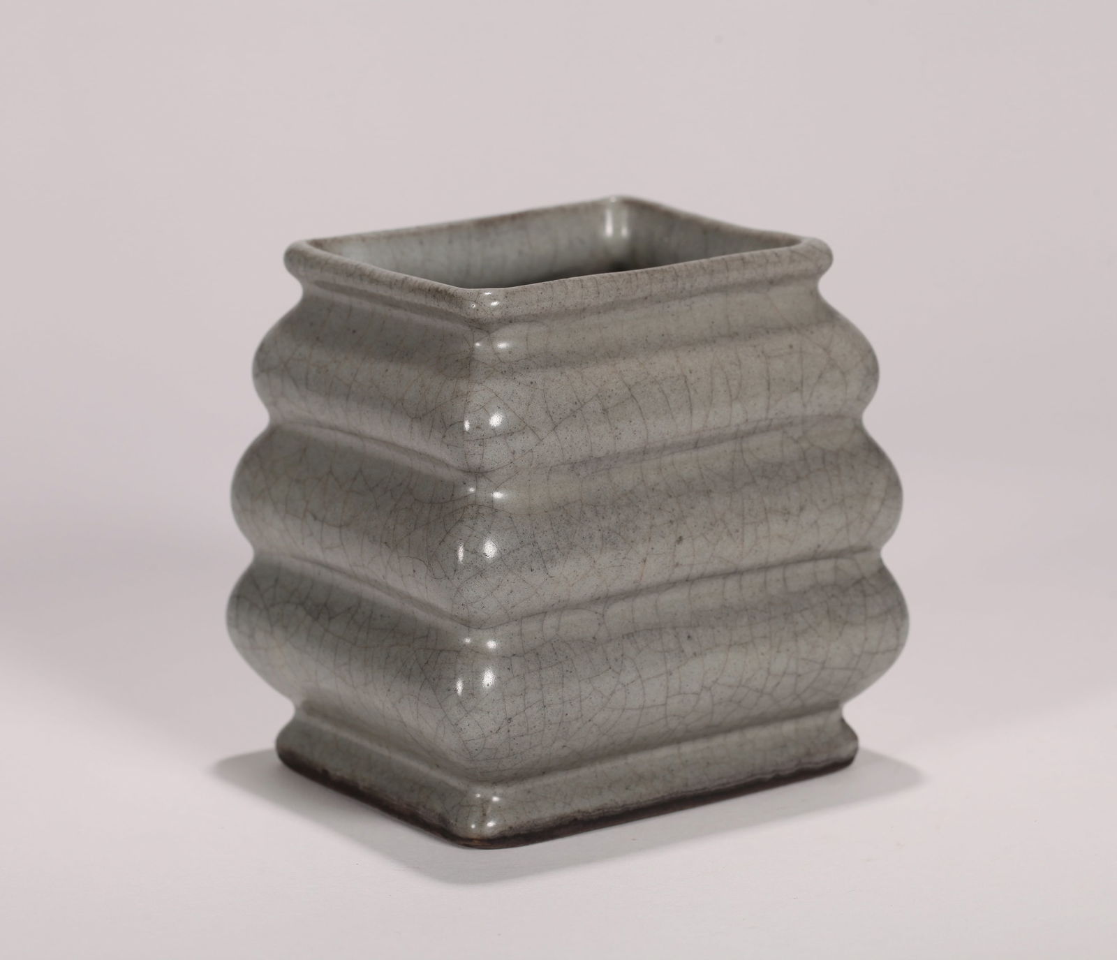 A GUAN-TYPE EWER - 3