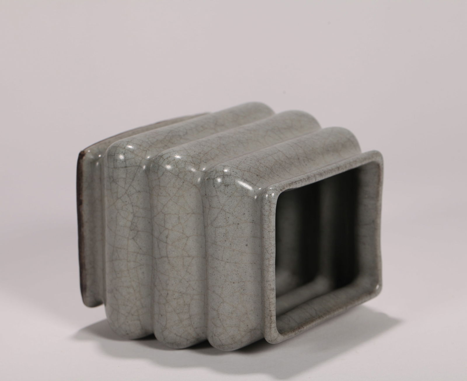 A GUAN-TYPE EWER - 4