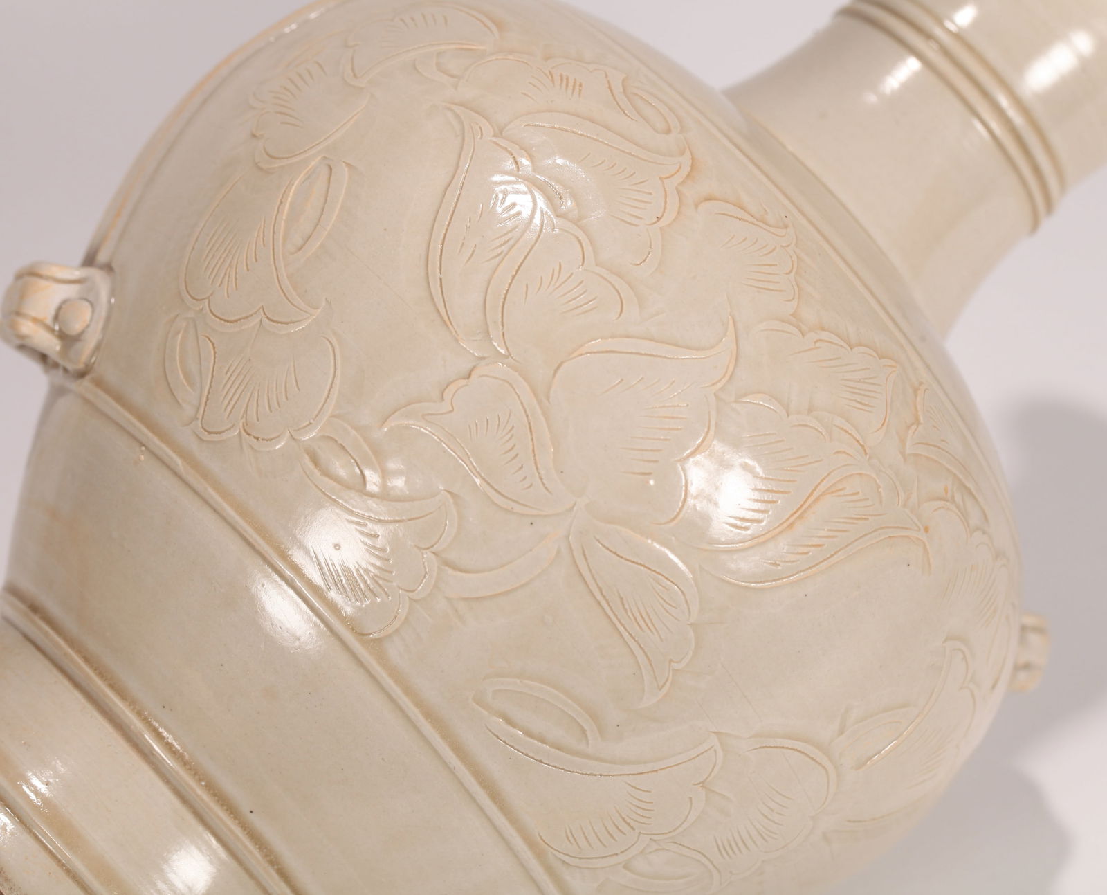 A DING-TYPE VASE - 5