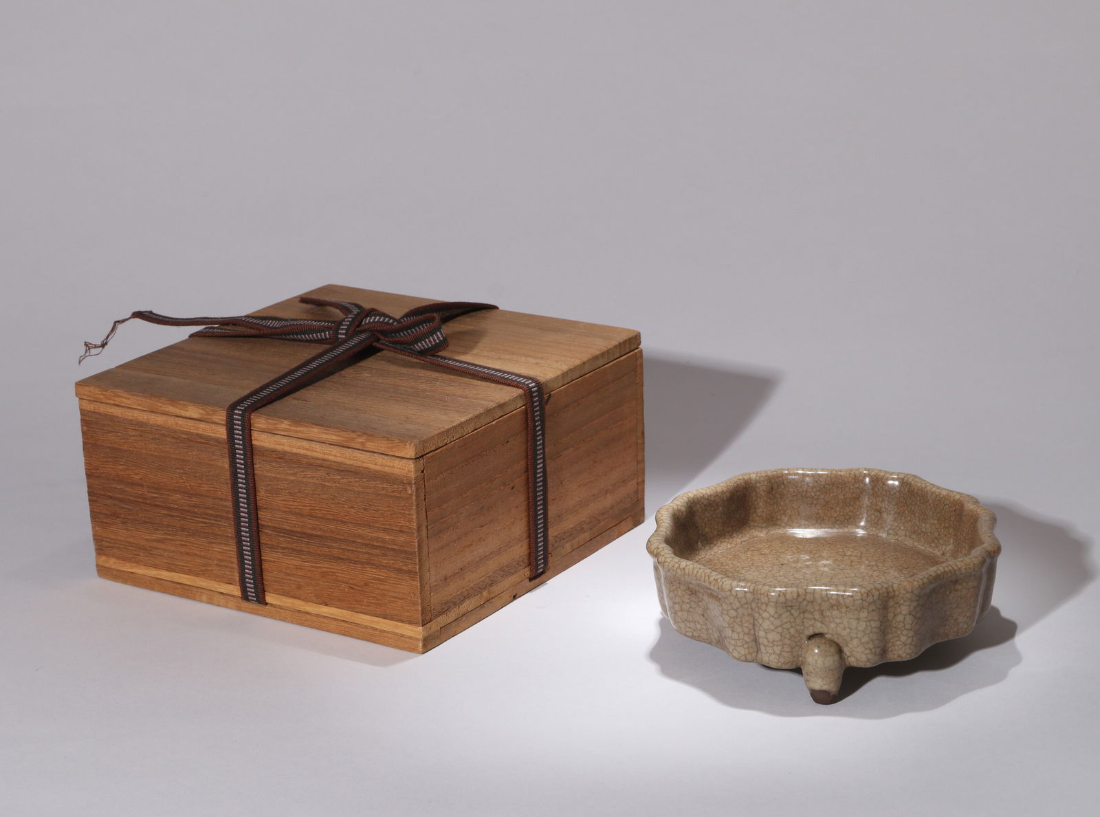 A GE-TYPE TRIPOD WASHER - 2