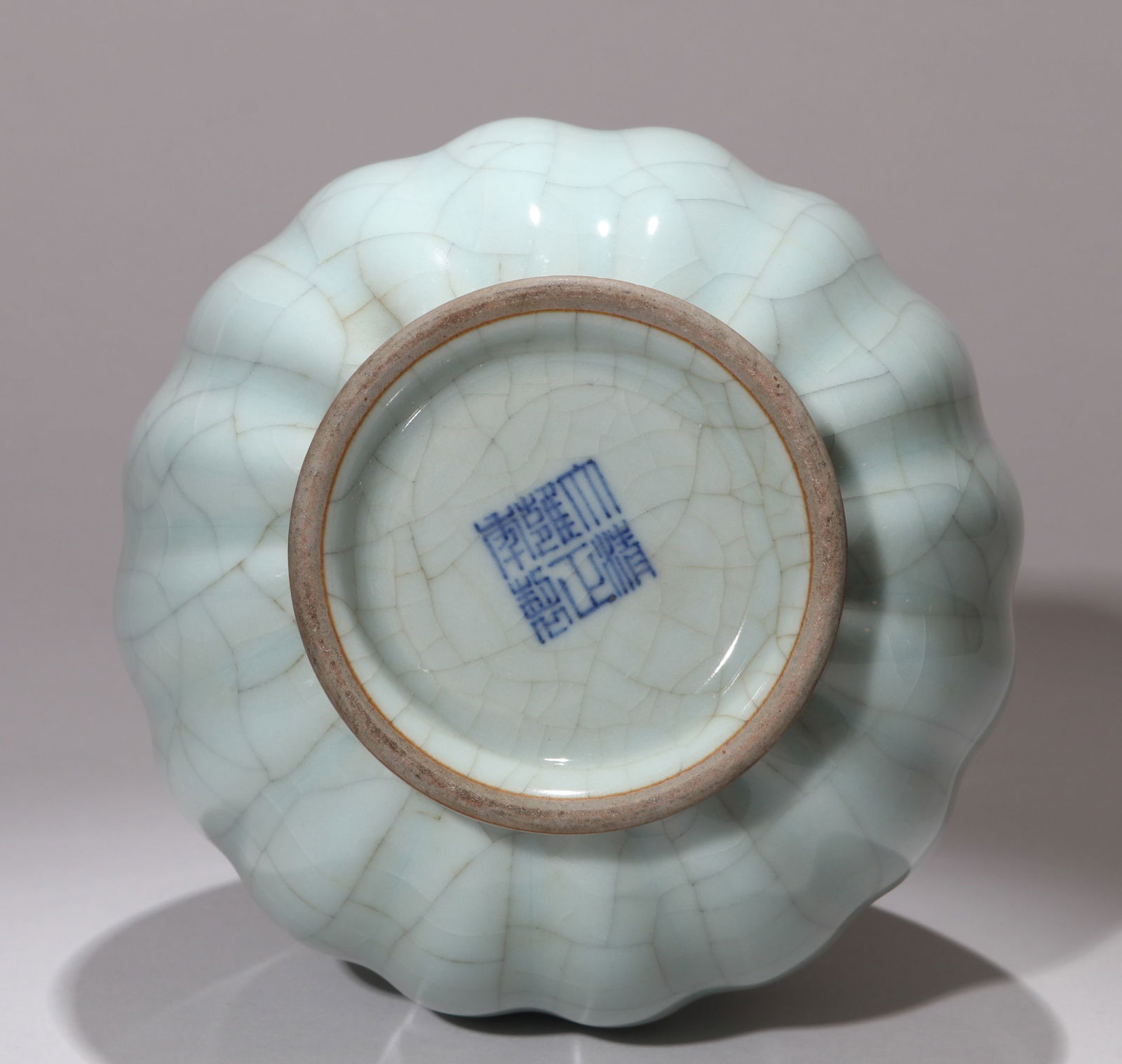 A GUAN-TYPE VASE - 10