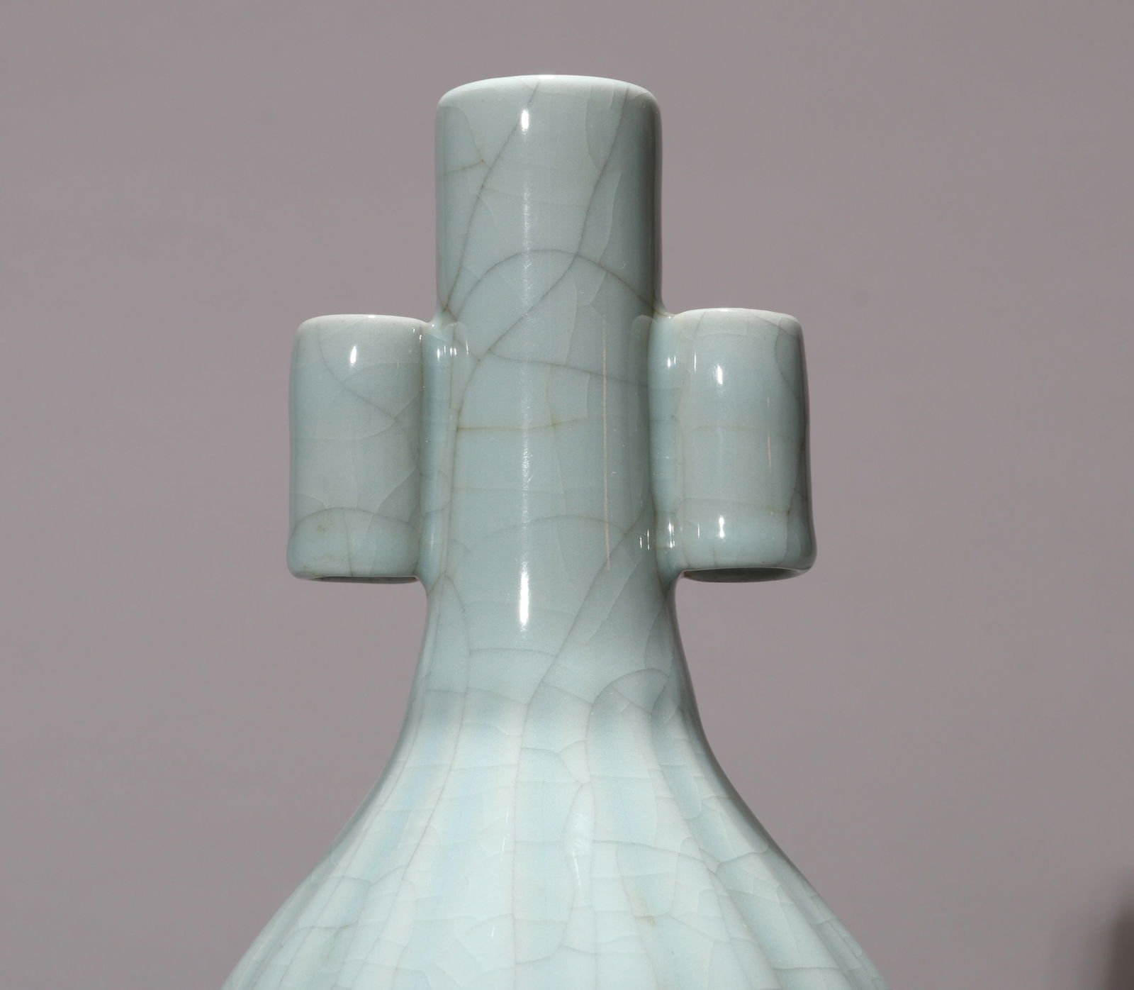 A GUAN-TYPE VASE - 6