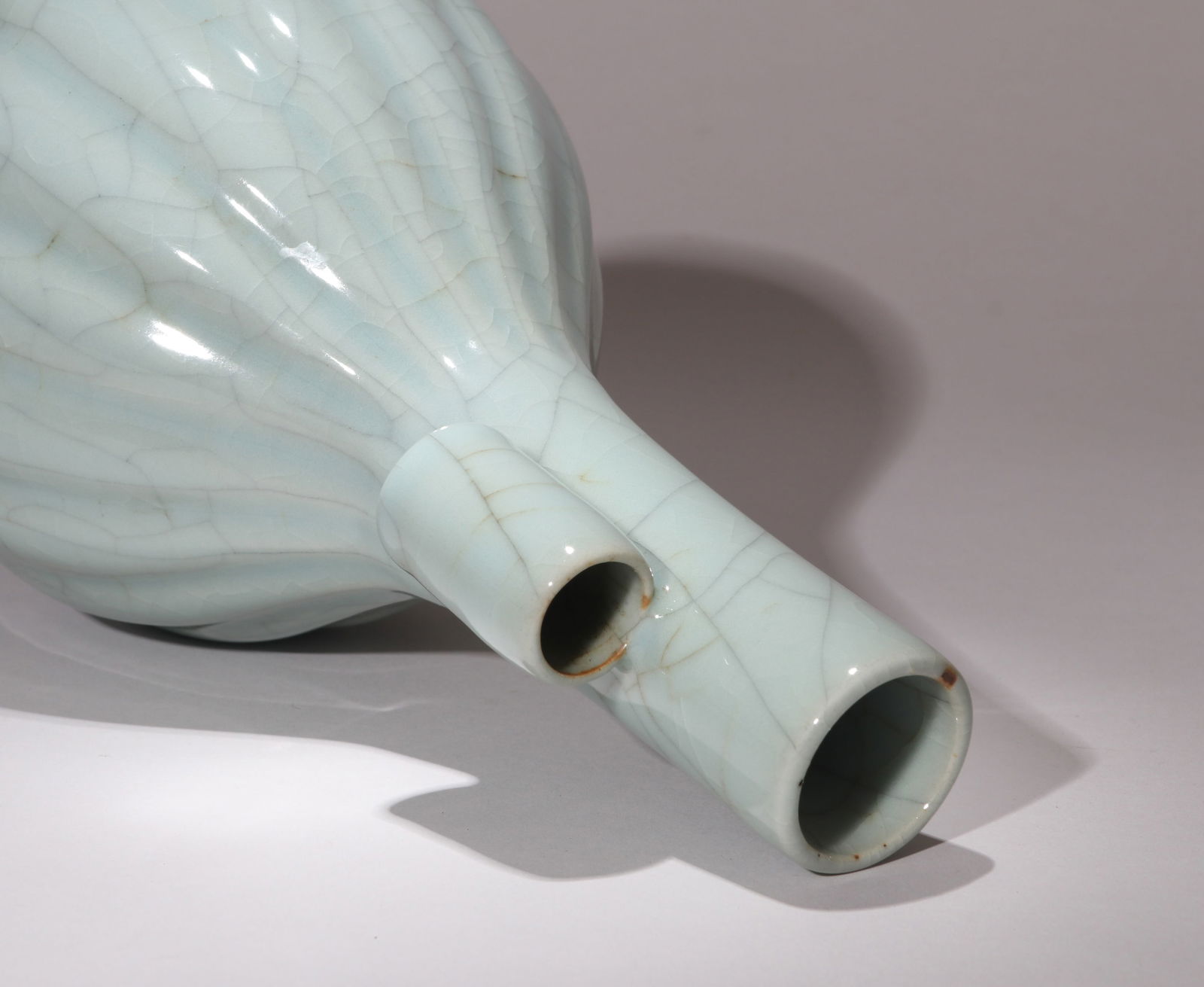 A GUAN-TYPE VASE - 7