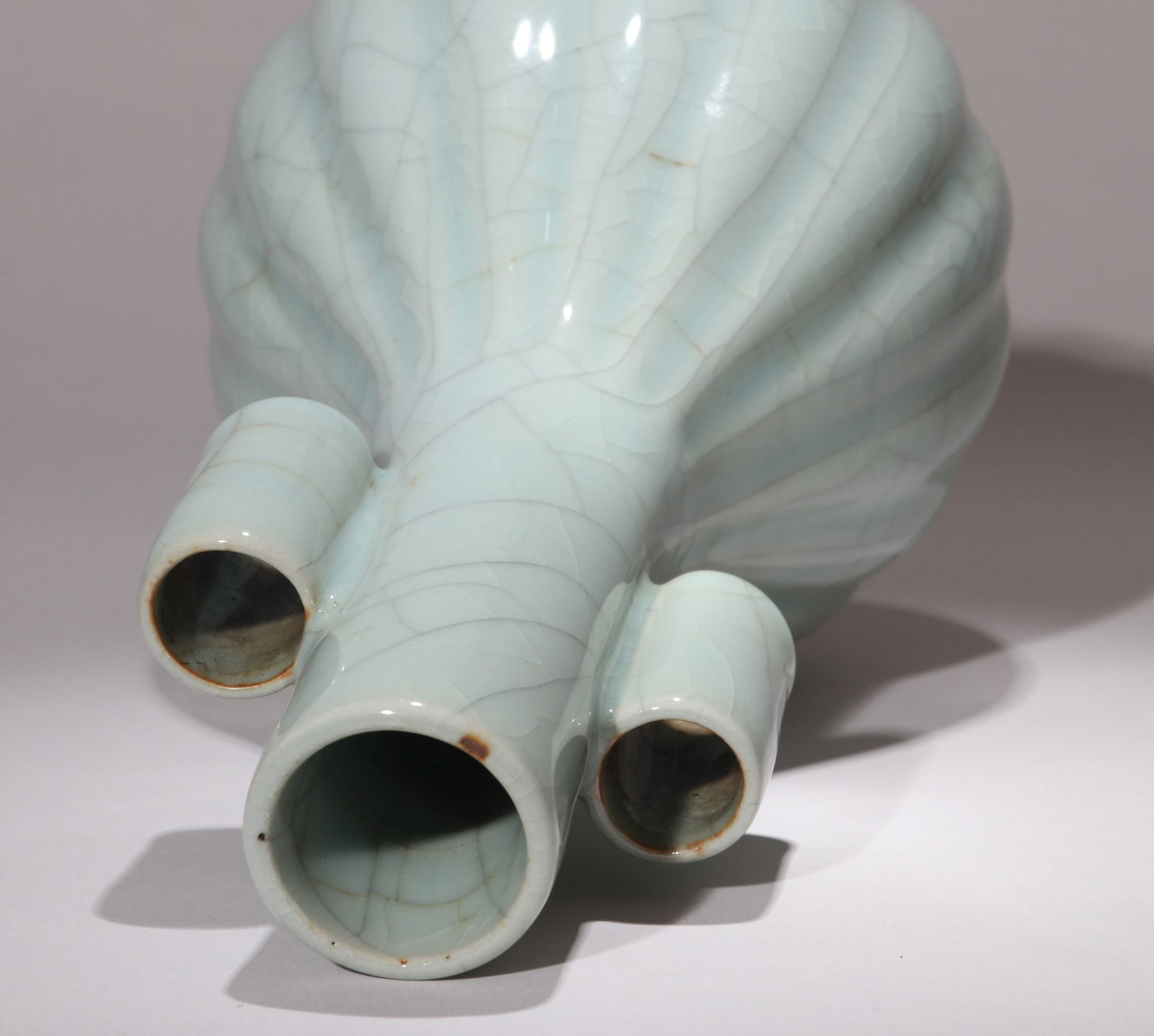 A GUAN-TYPE VASE - 8