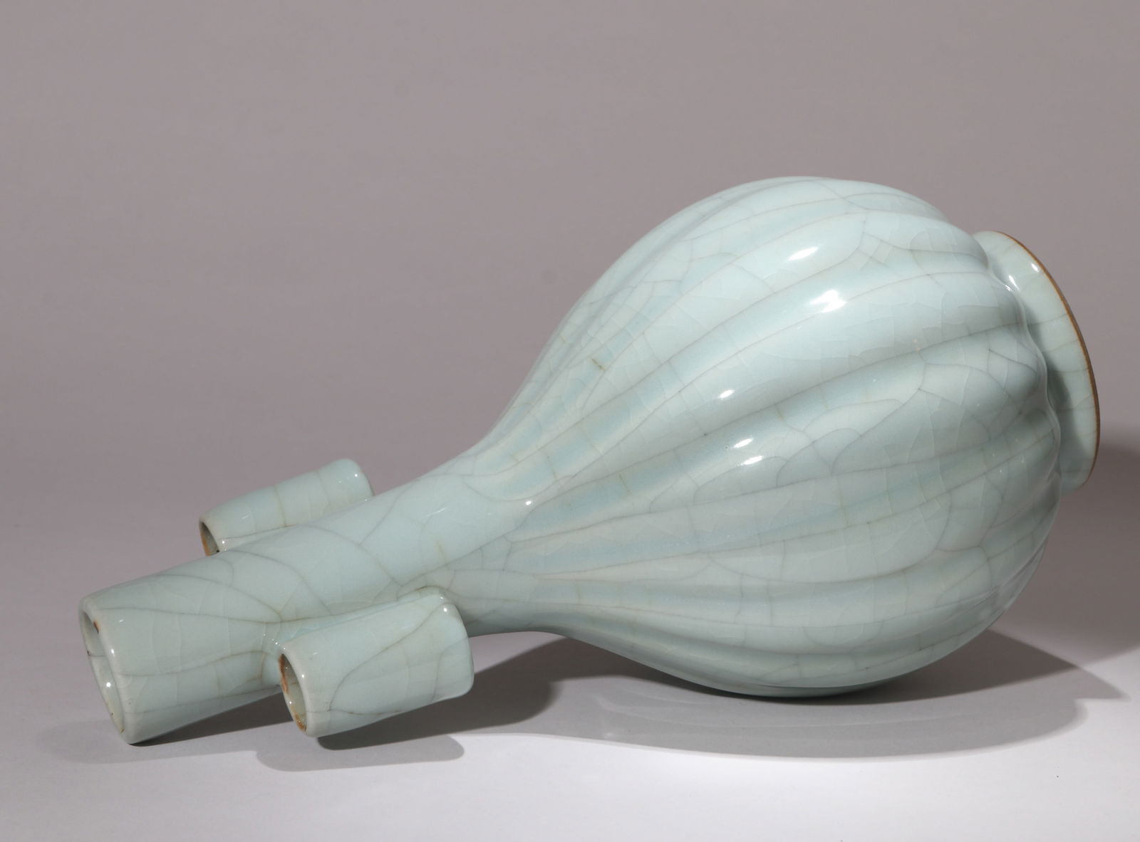 A GUAN-TYPE VASE - 9