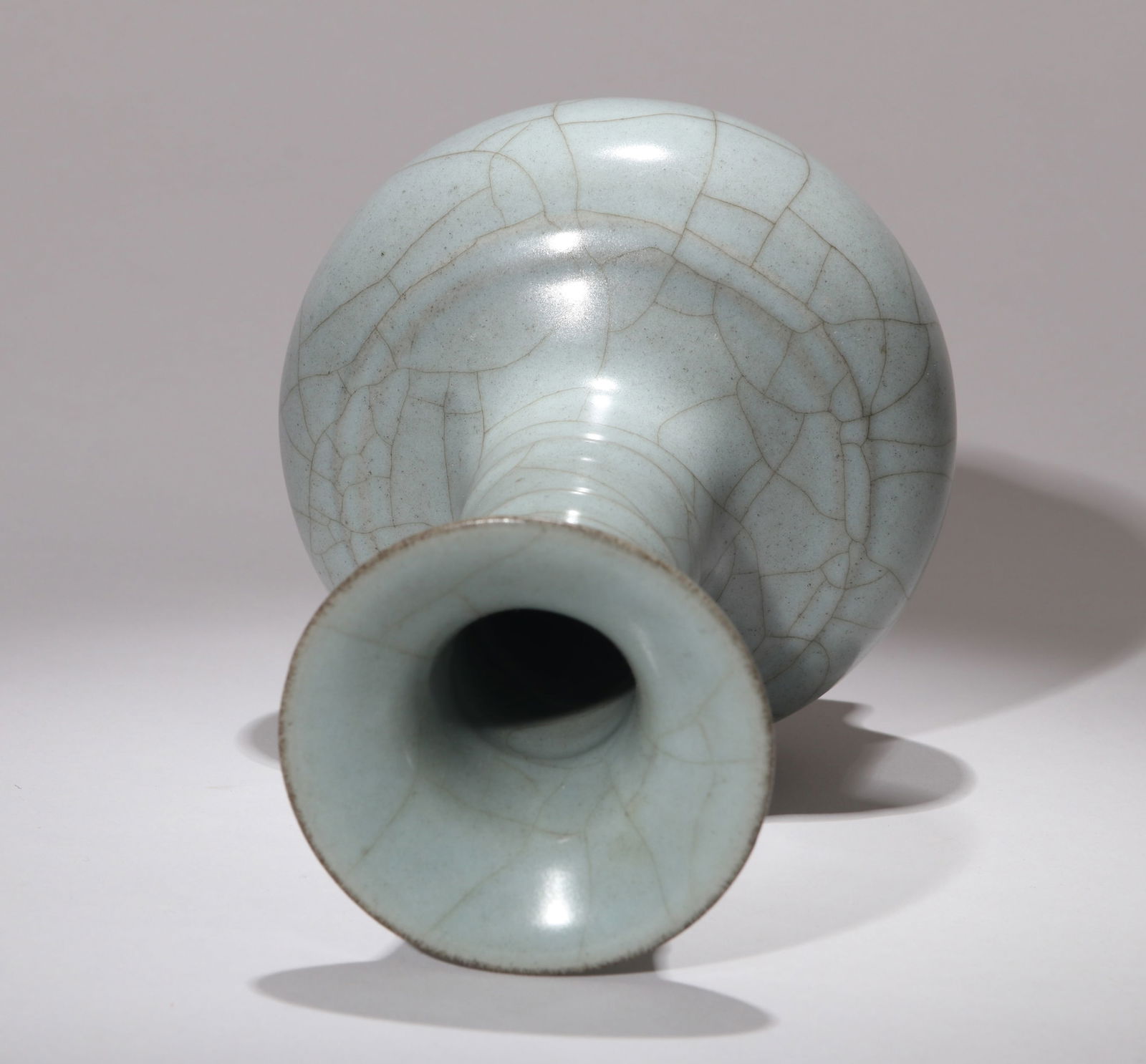 A GUAN-TYPE VASE - 8