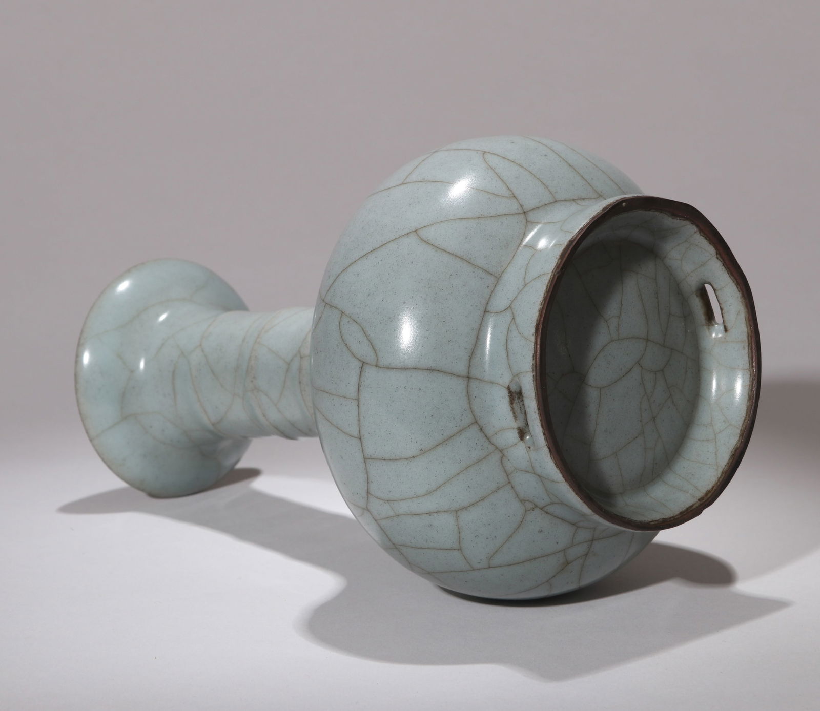 A GUAN-TYPE VASE - 9