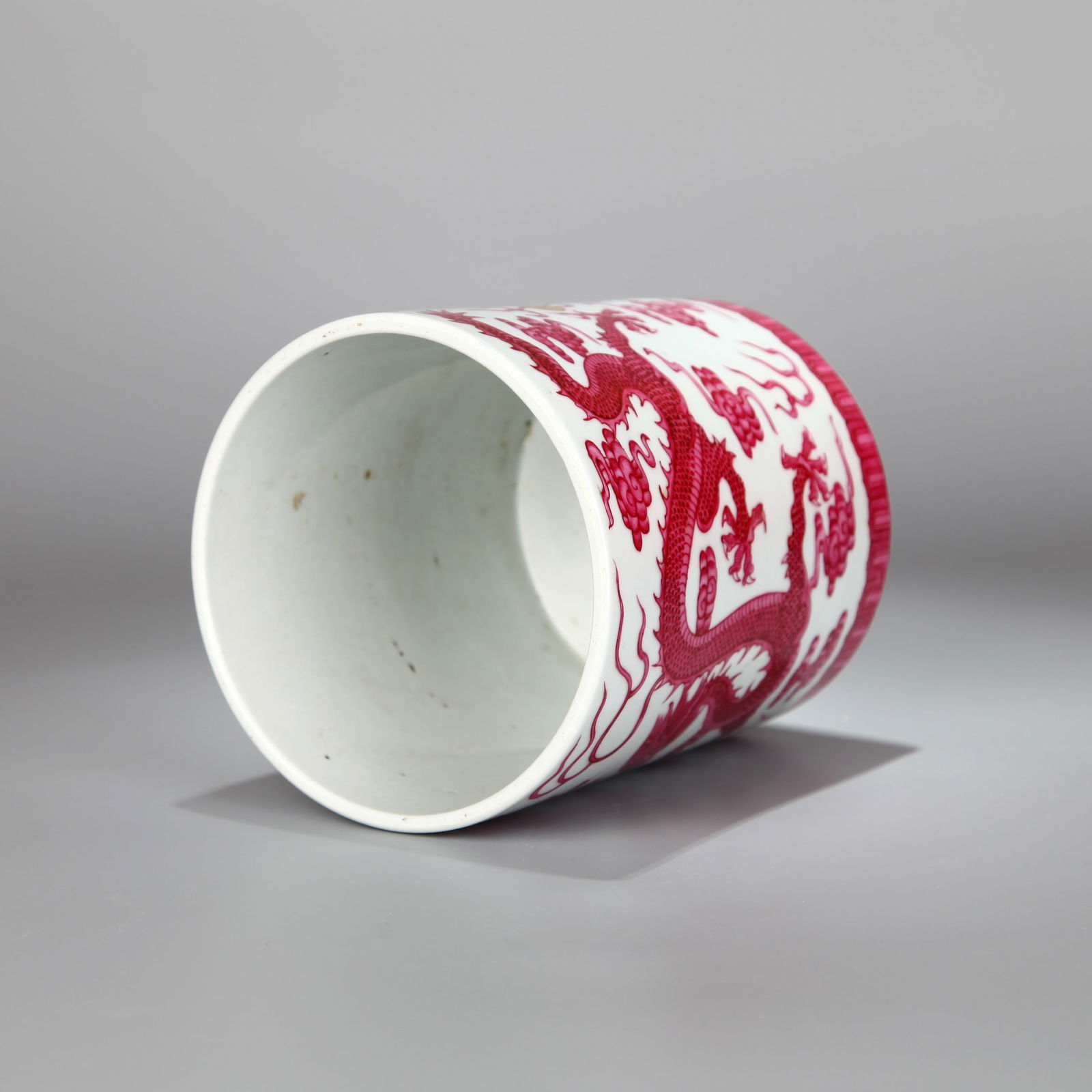 A RUBY-RED GROUND BRUSH POT - 5