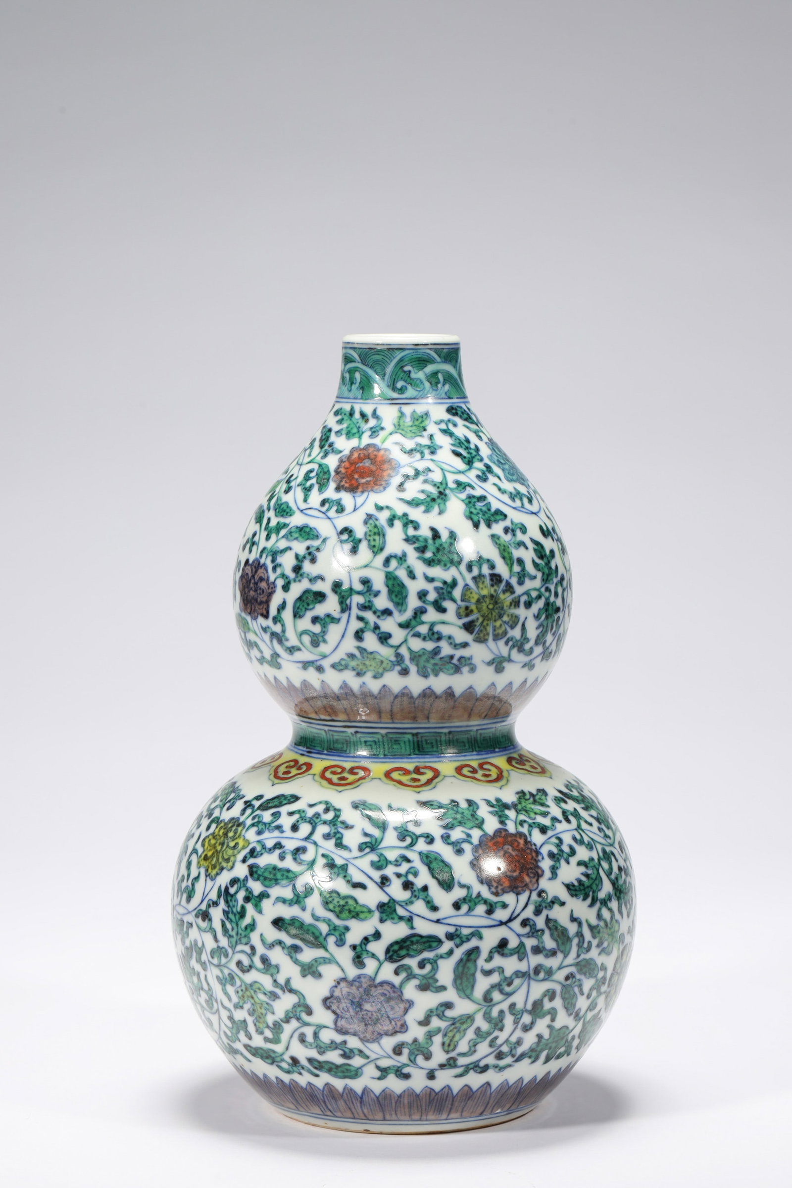 A DOUCAI DOUBLE-GOURD VASE (1 of 6)