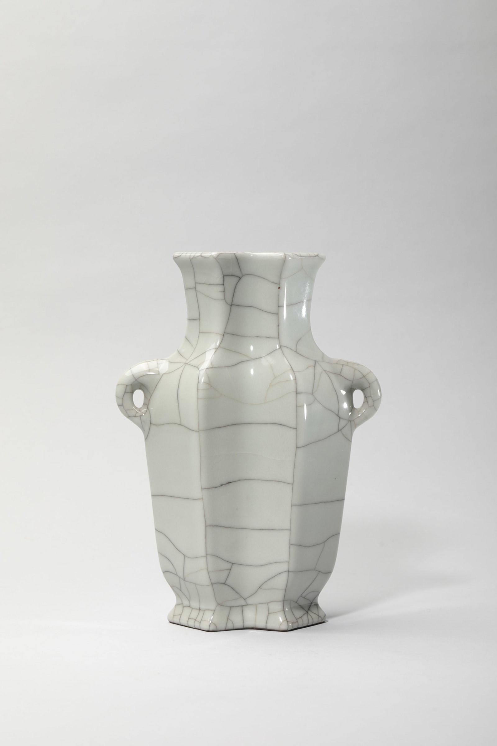 A GUAN-TYPE LOZENGE-FORM DOUBLE-EARED VASE (1 of 6)