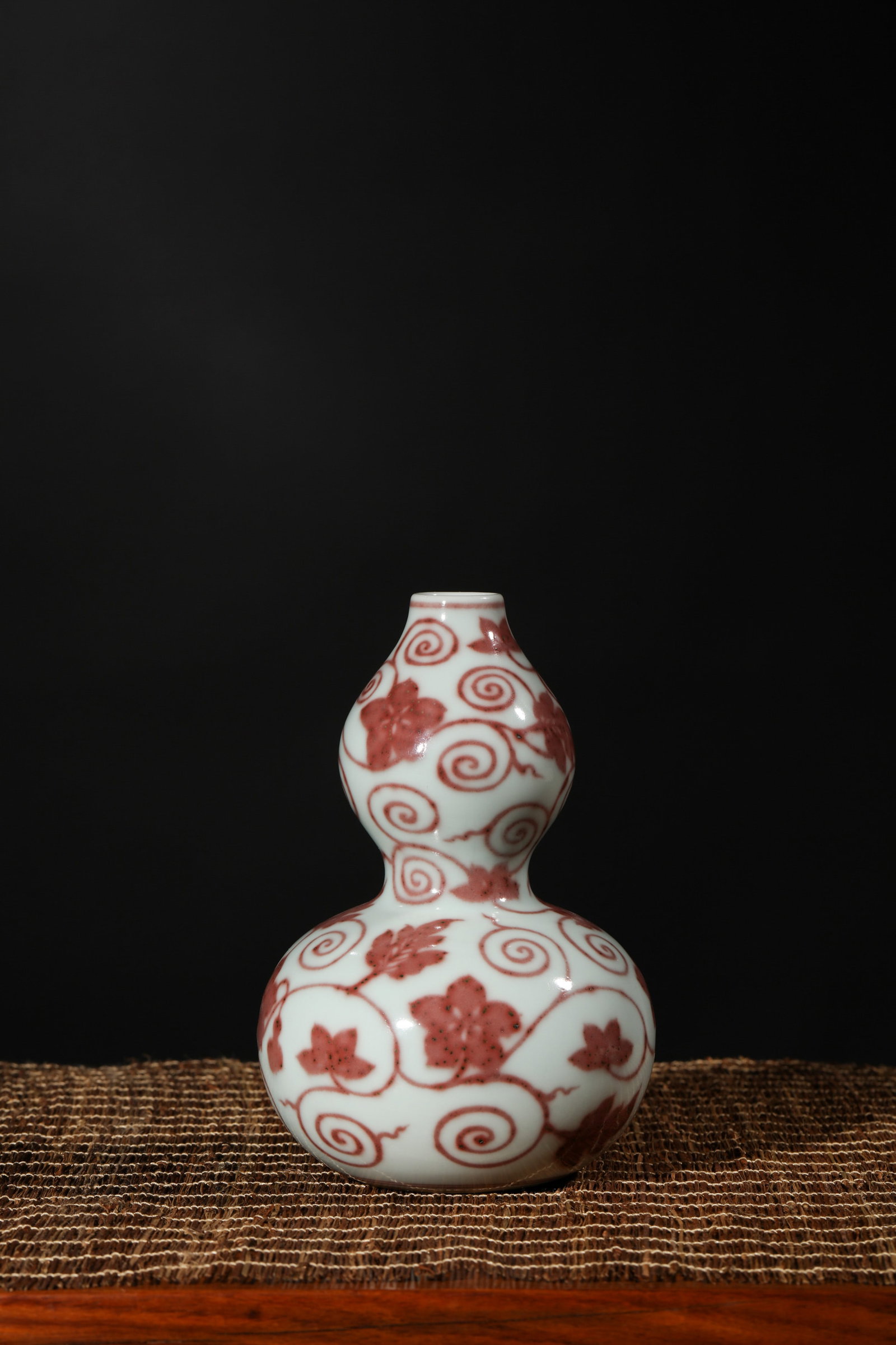 A COPPER-RED-GLAZED DOUBLE-EARED VASE (1 of 3)