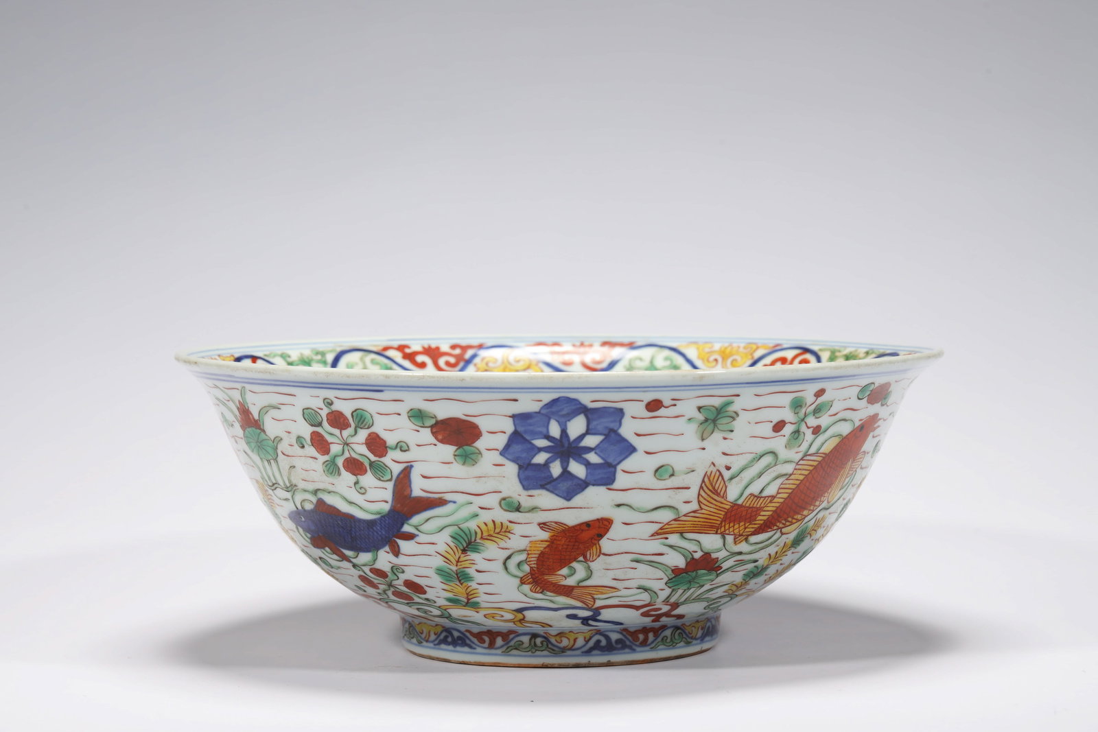 A LARGE FAMILLE VERTE 'CARP' POT (1 of 7)