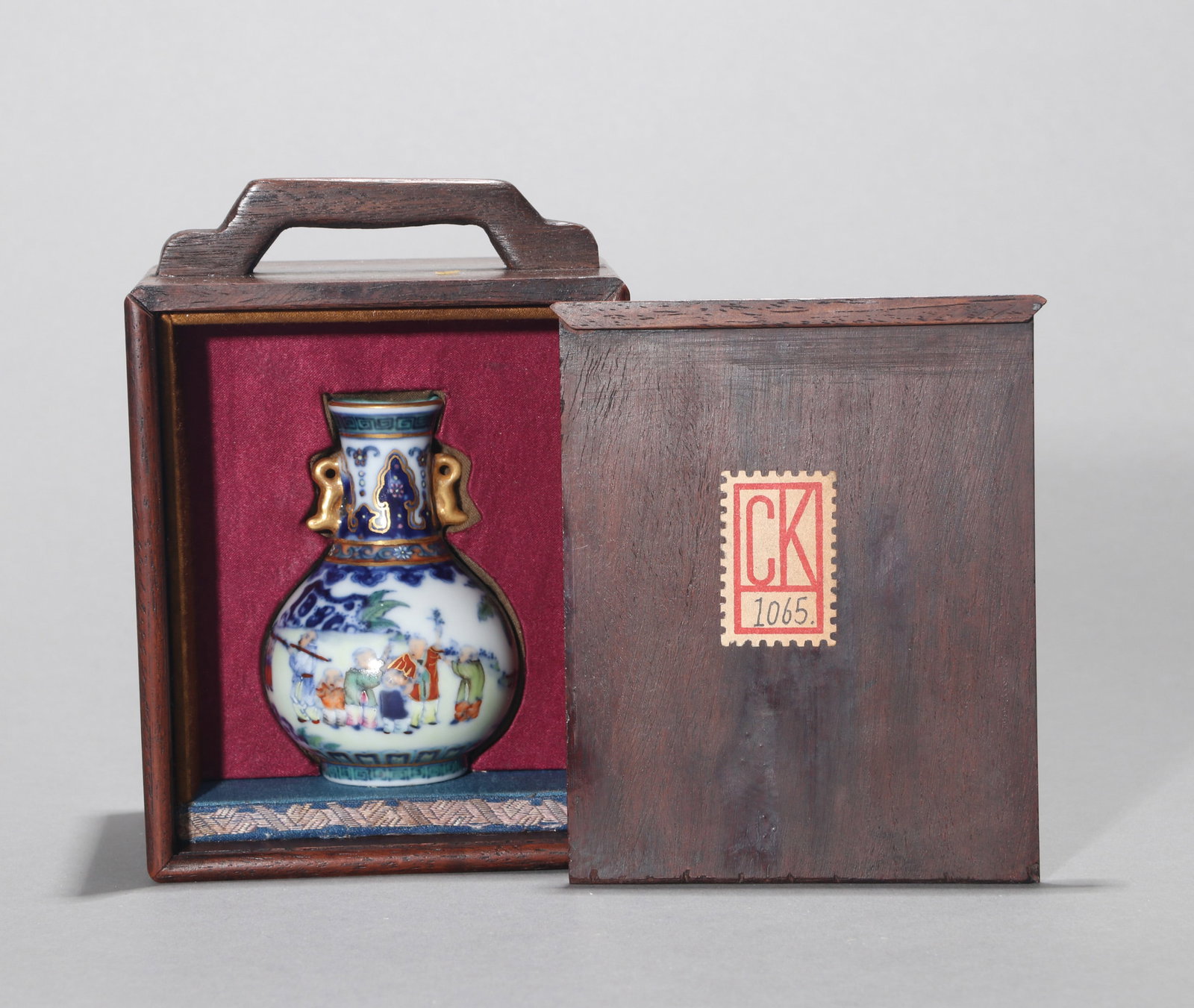A DOUCAI VASE - 6