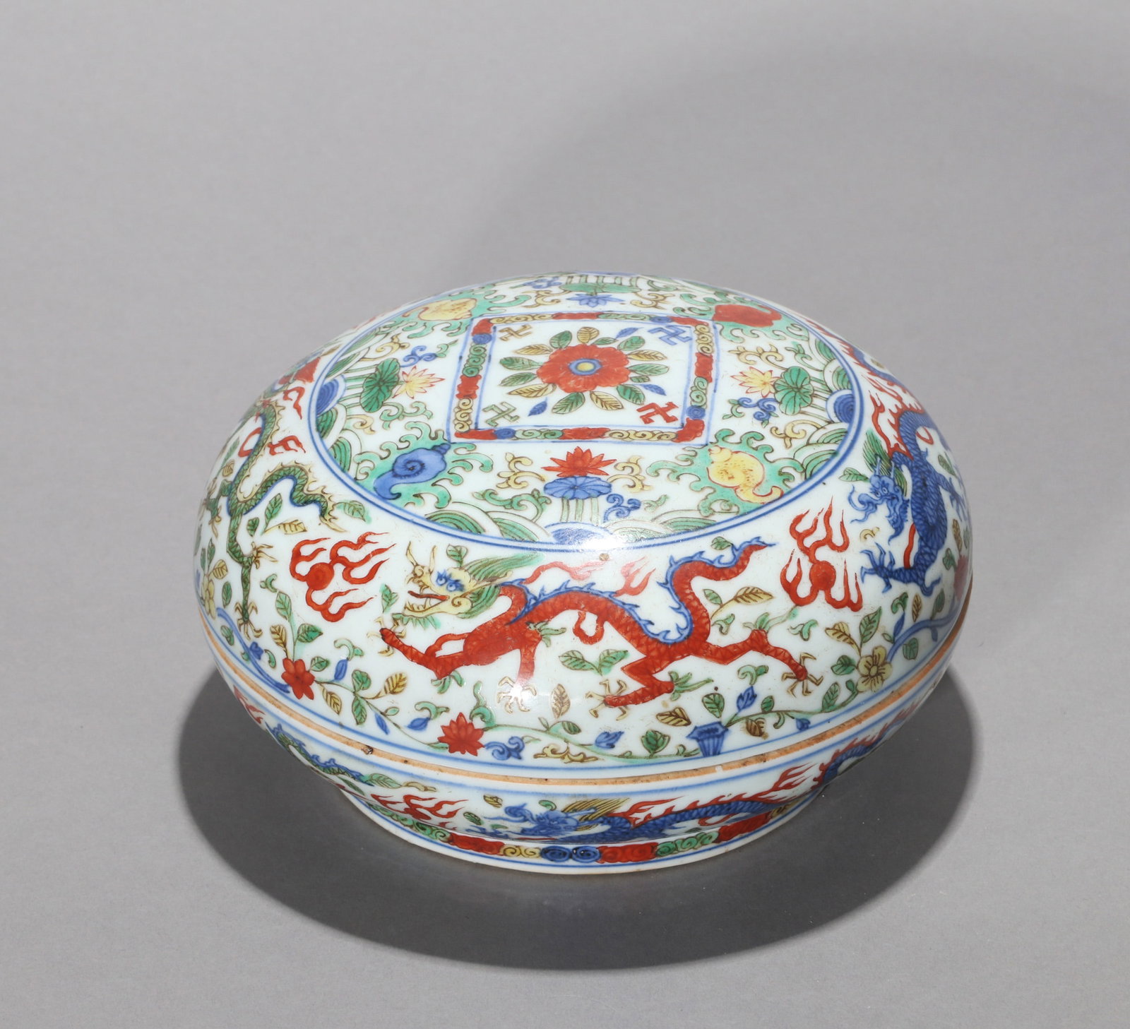 A WUCAI BOX AND COVER - 4